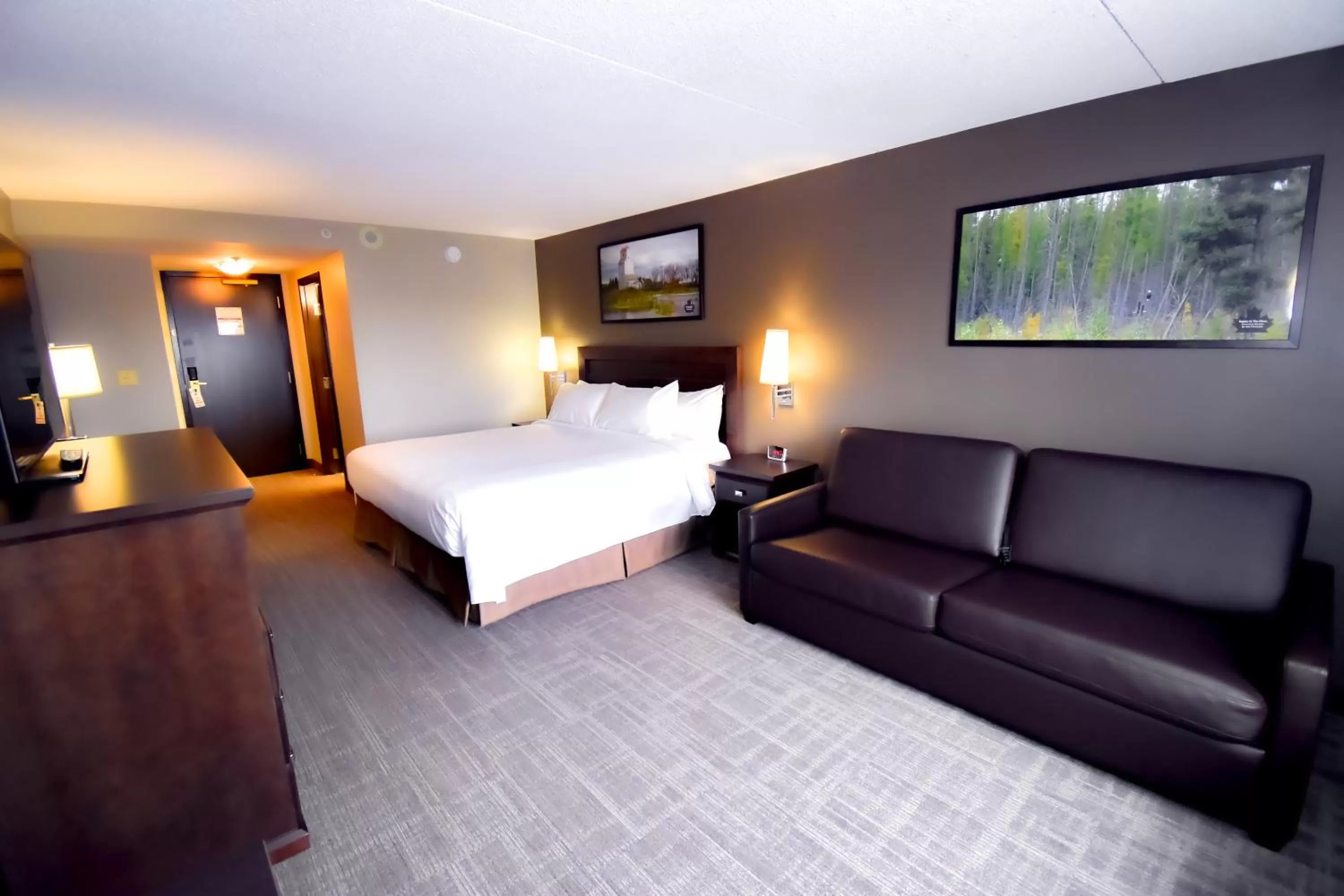 Photo of the whole room, Bed in Canad Inns Destination Centre Club Regent Casino Hotel