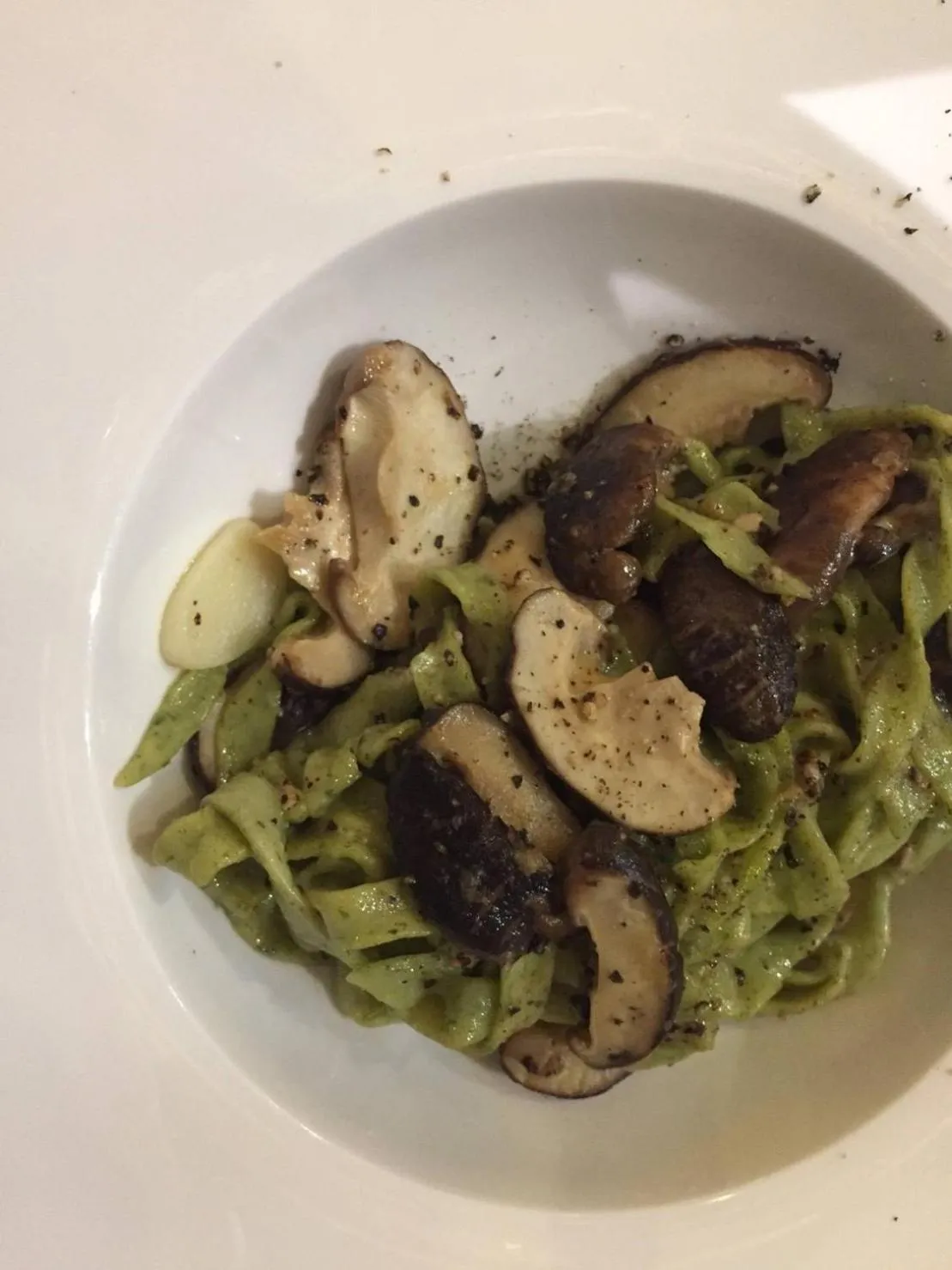 Kinnon Deluxe Hostel Coworking Cafe