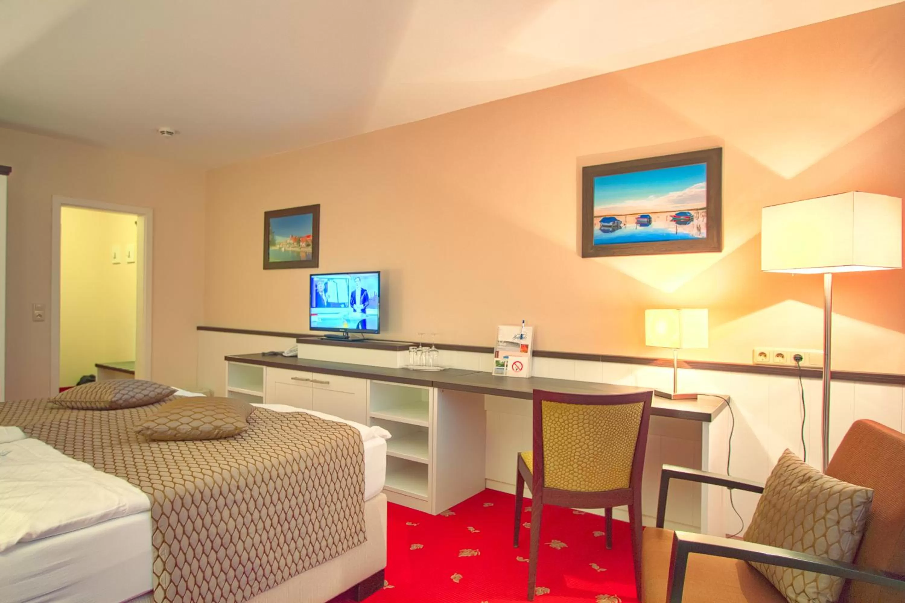 Photo of the whole room, Bed in Falk Seehotel Plau am See