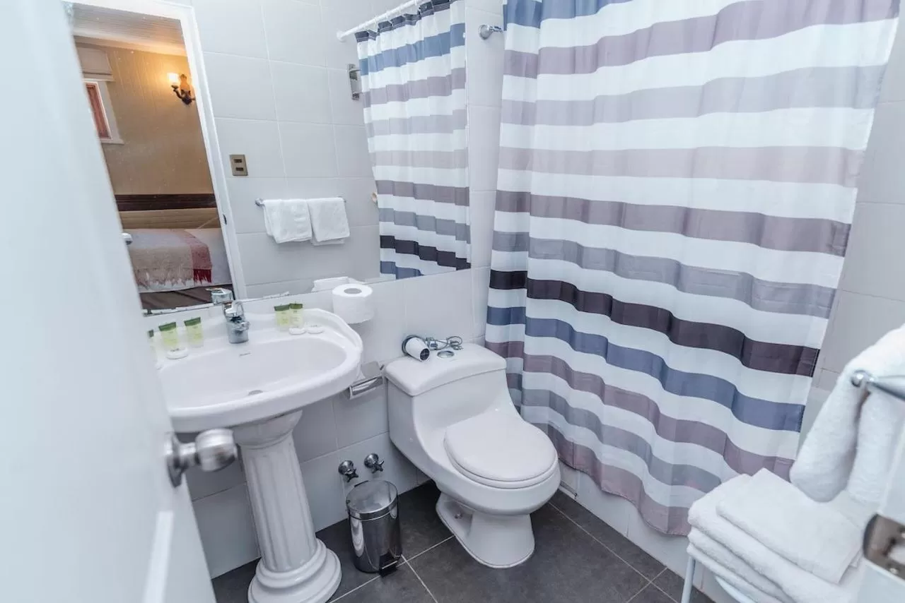 Bathroom in Hotel El Ciervo