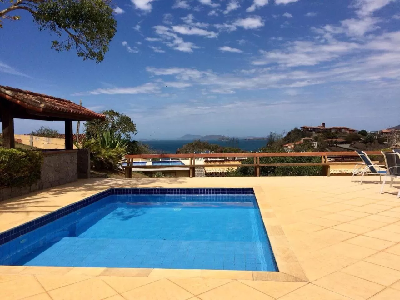 Swimming Pool in Praia da Ferradurinha Guest House