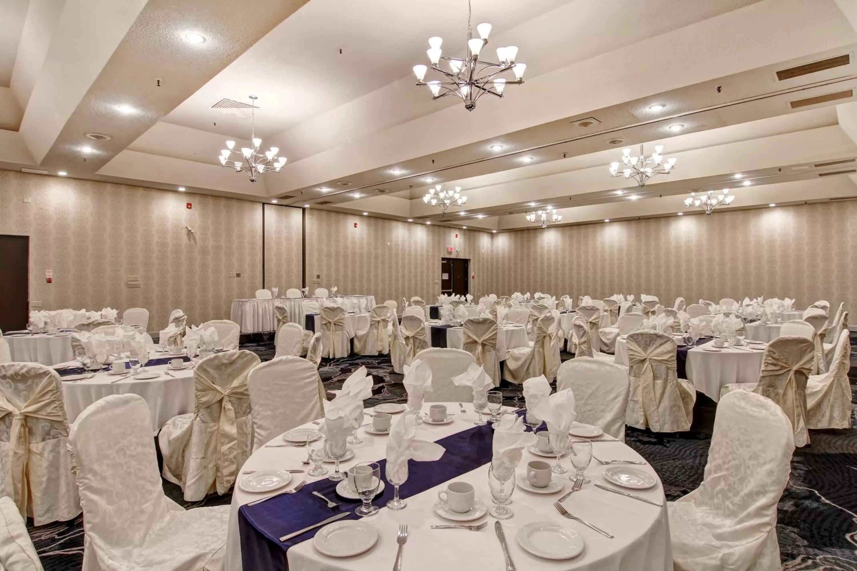 Banquet/Function facilities in Holiday Inn Oakville Centre by IHG