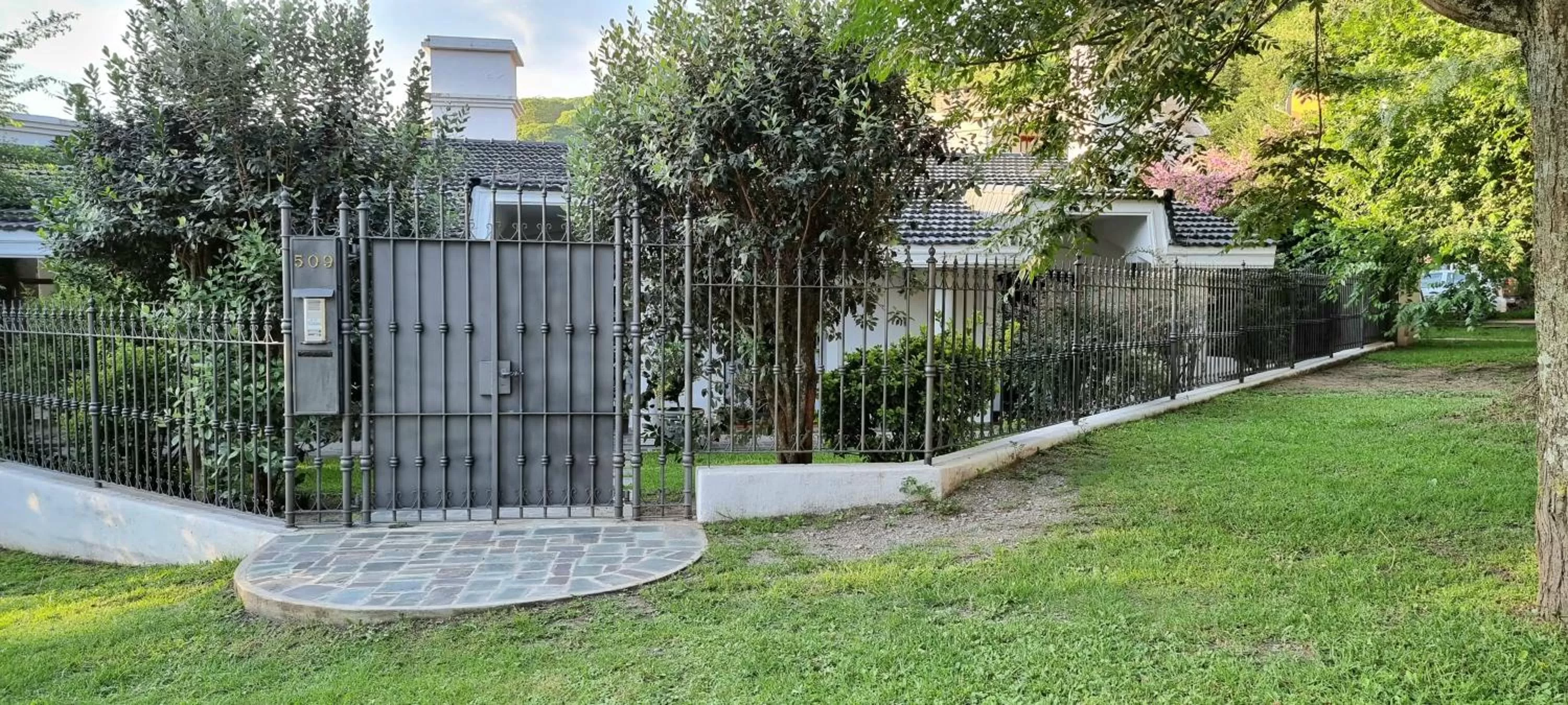 Facade/entrance, Garden in El Cerquero, Casa de Huéspedes
