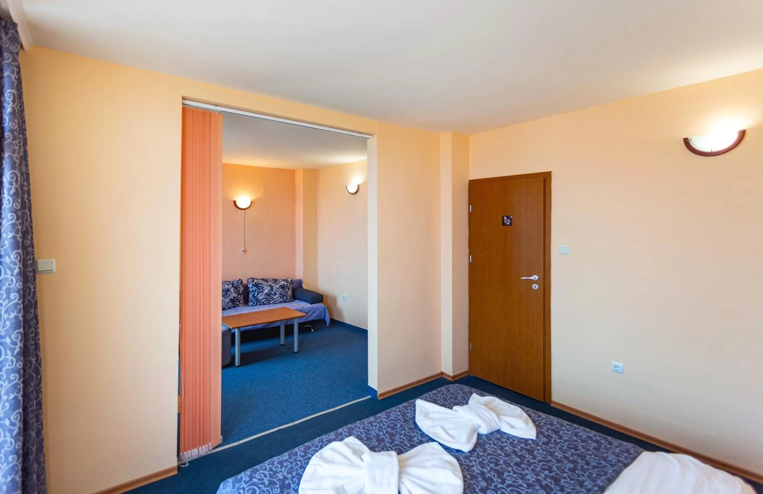 Bed in Family Hotel Jemelly