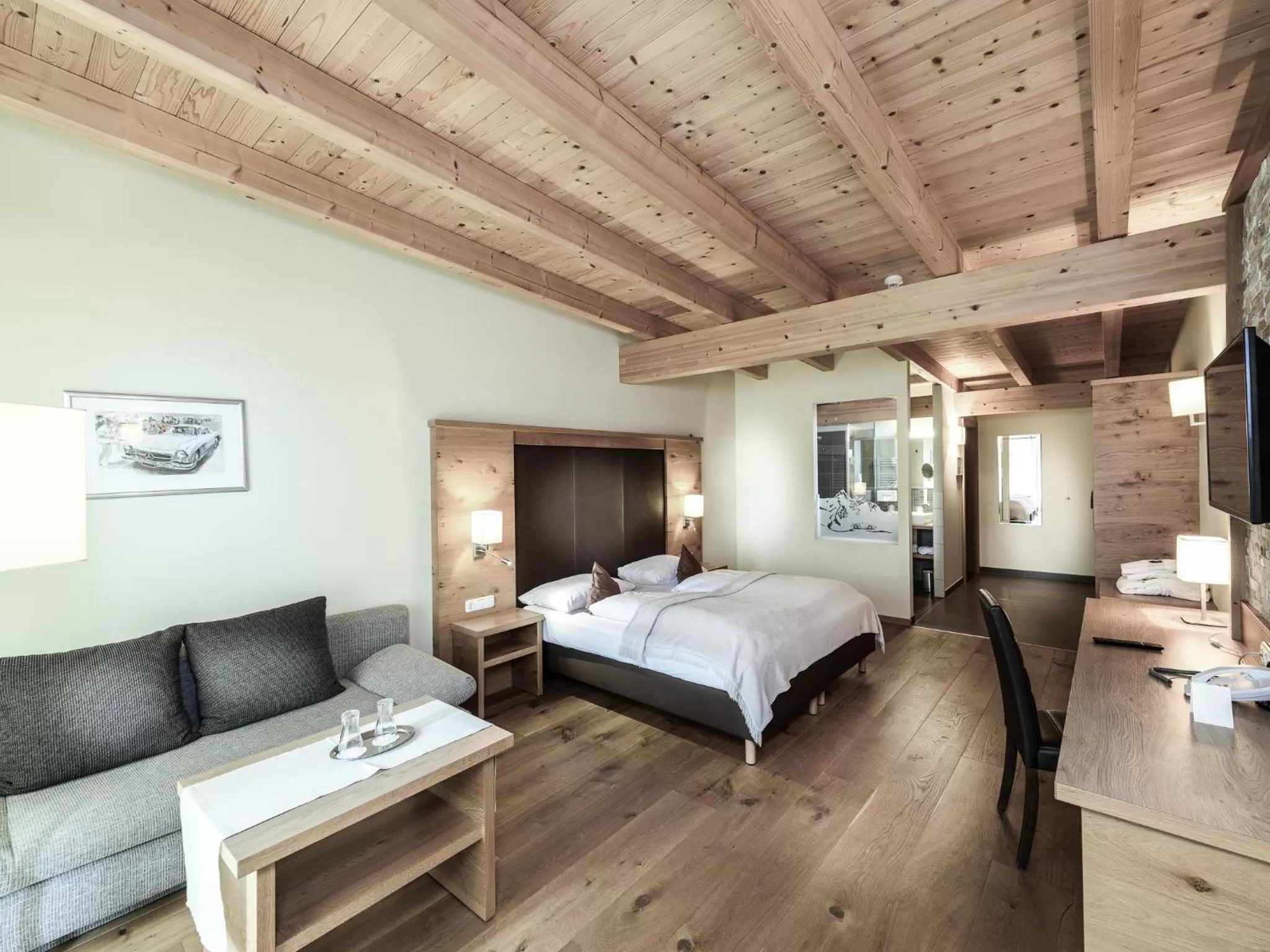 Photo of the whole room, Bed in Hotel Victoria