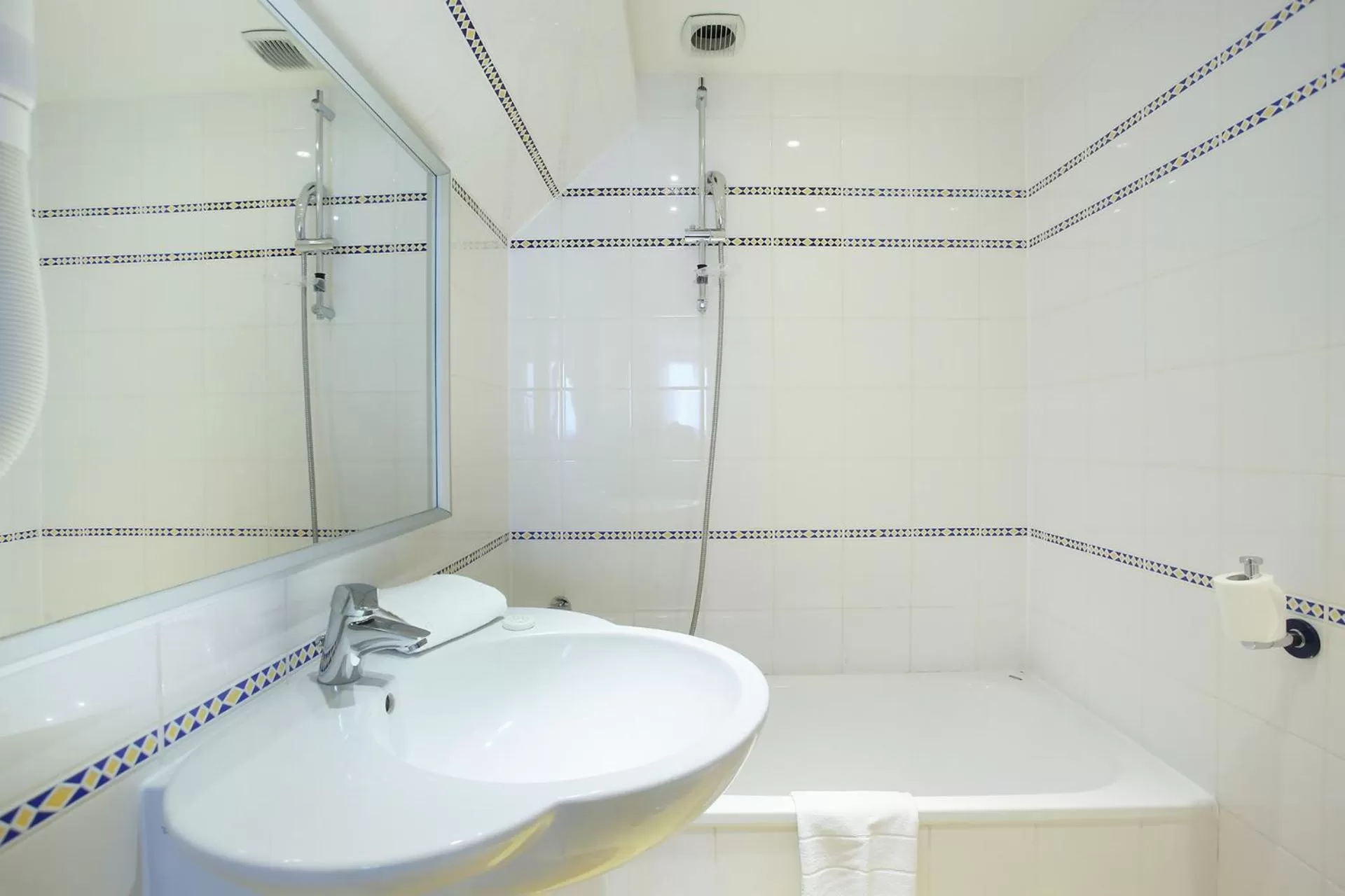 Bathroom in Hotel Lautrec Opera