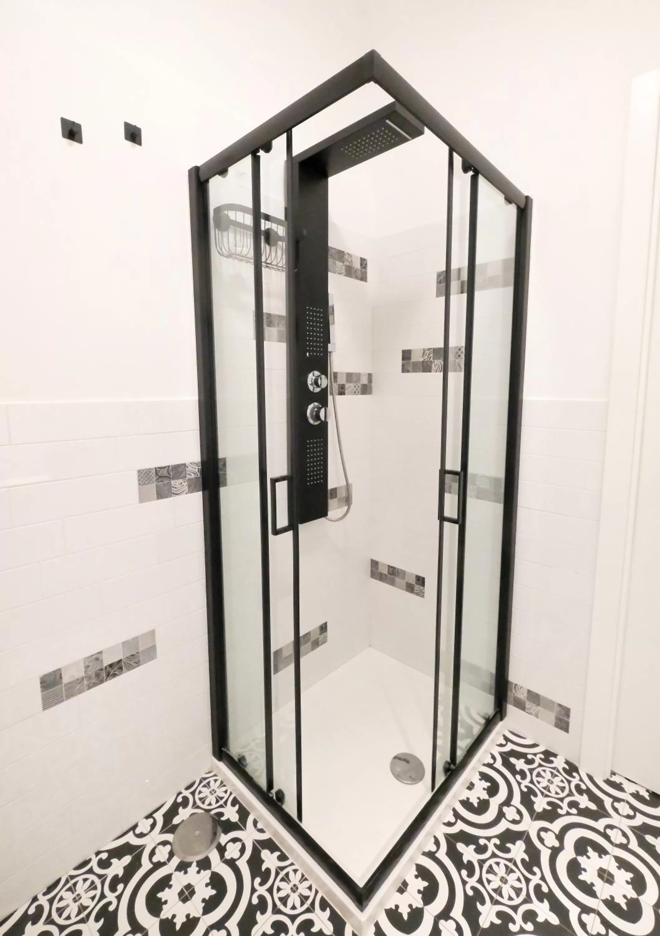 Bathroom in LH51 Rooms