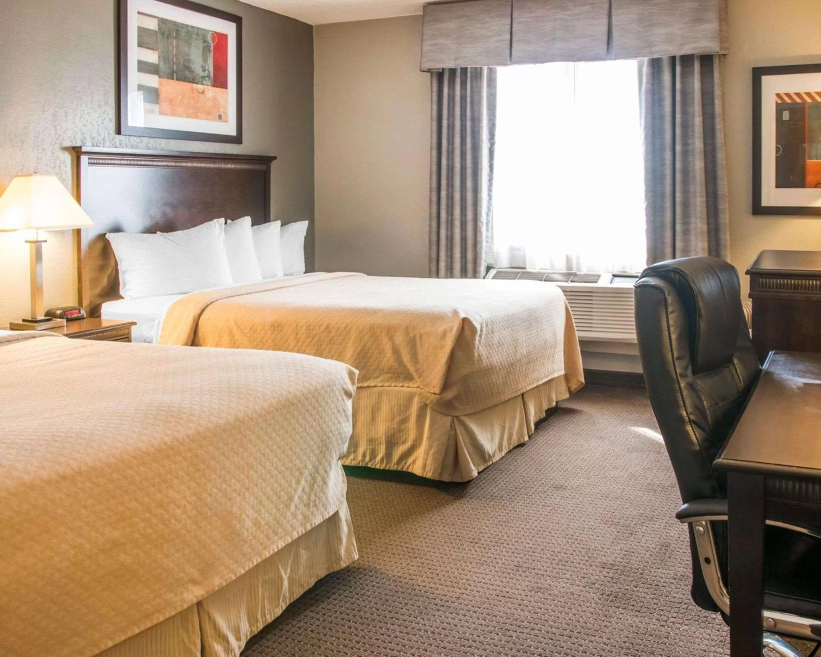 Photo of the whole room, Bed in Quality Inn & Suites Next to the Casino