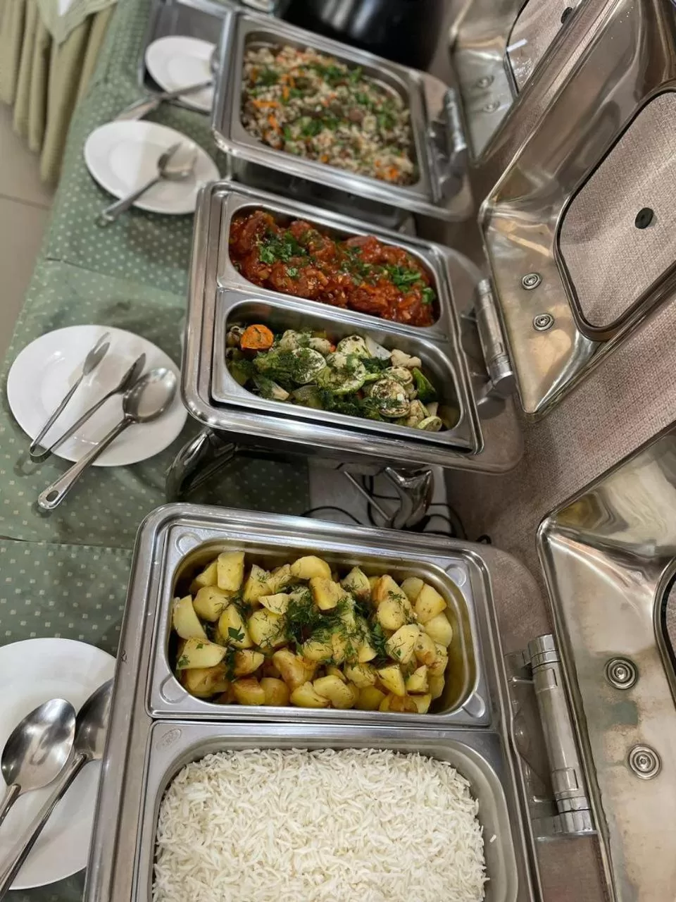 Restaurant/places to eat in Tengri Hotel