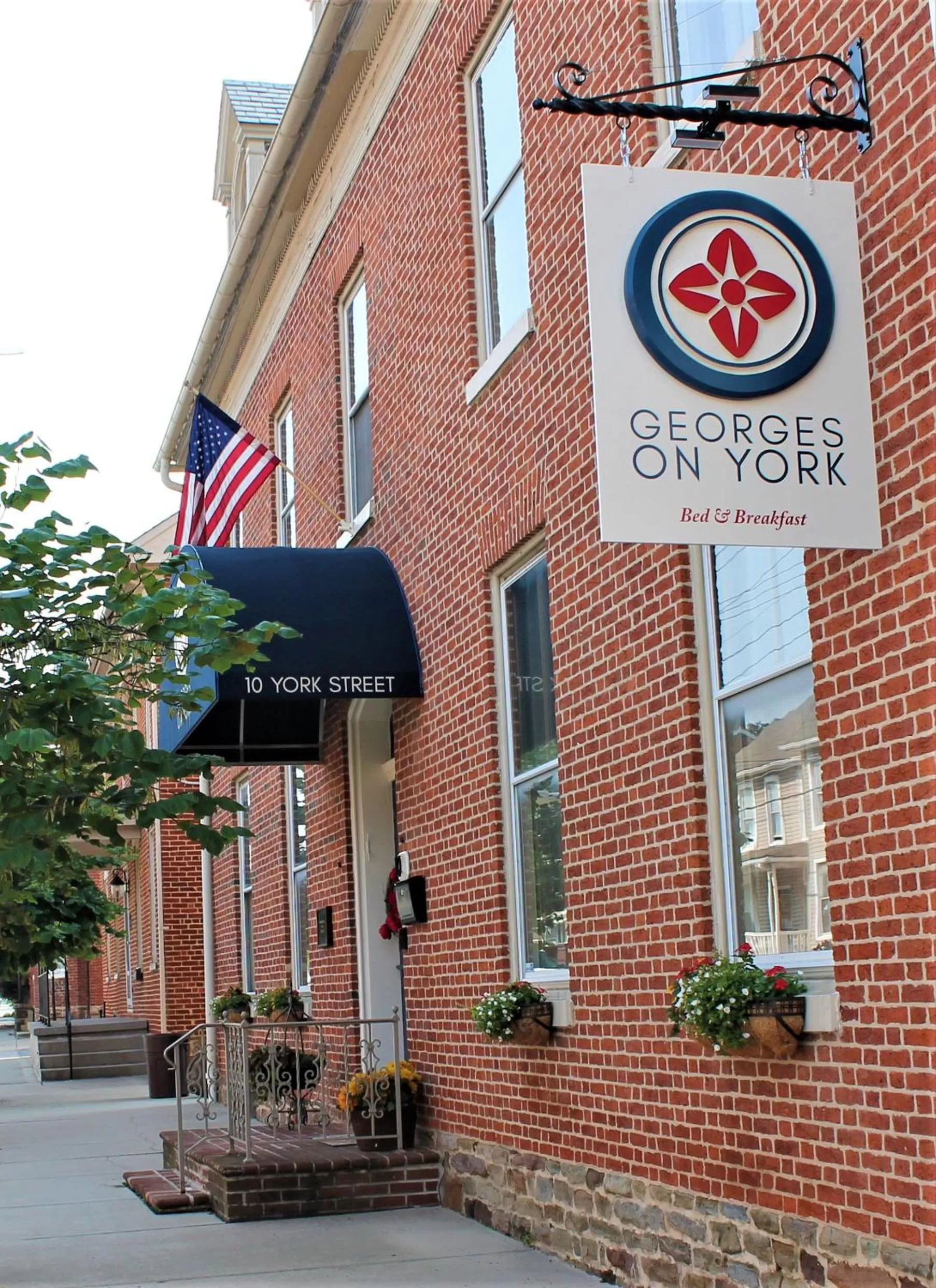 Facade/entrance in Georges on York B&B