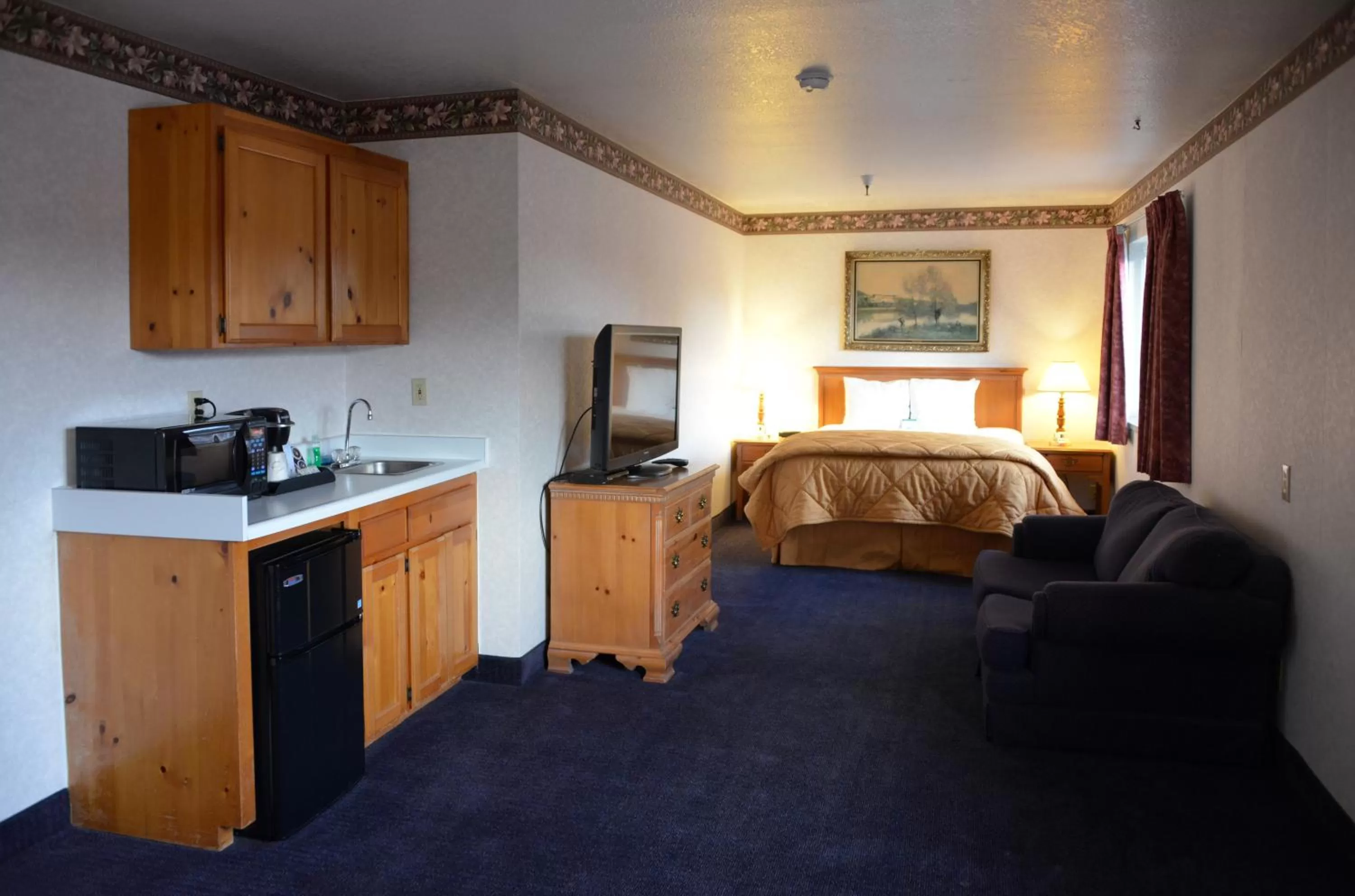 Bed in Cherry Orchard Inn