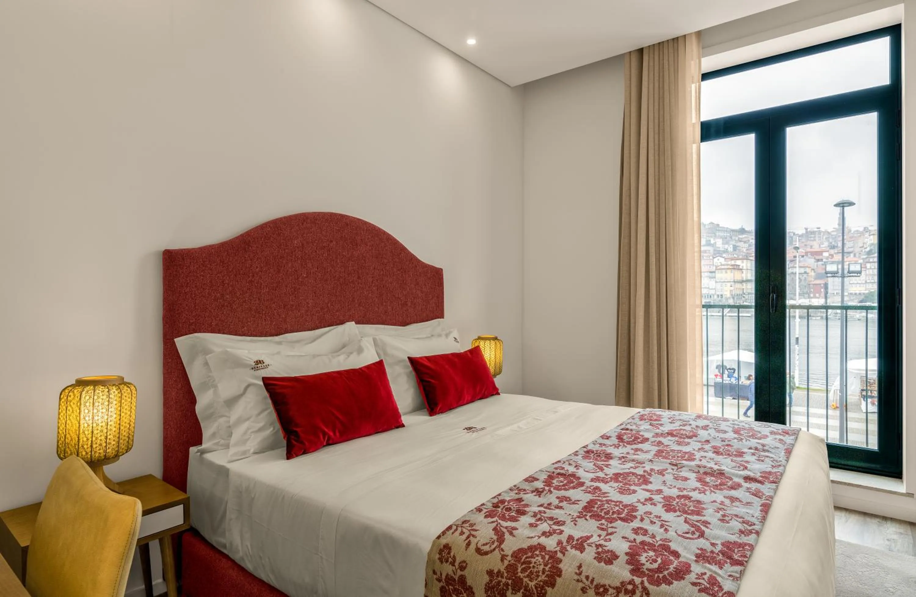 Bed in 296 Heritage Apartments