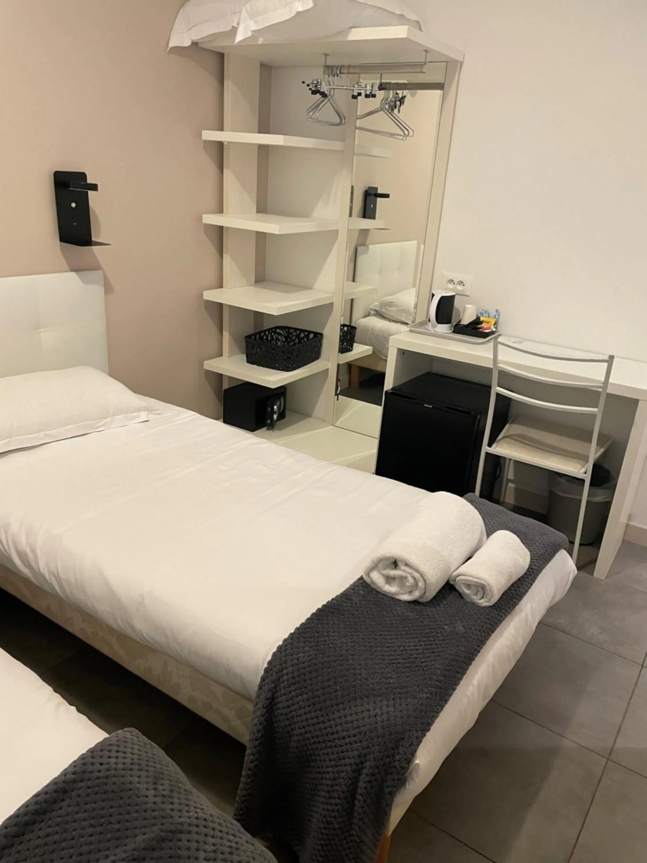 Bedroom, Bed in Hôtel Anna Livia