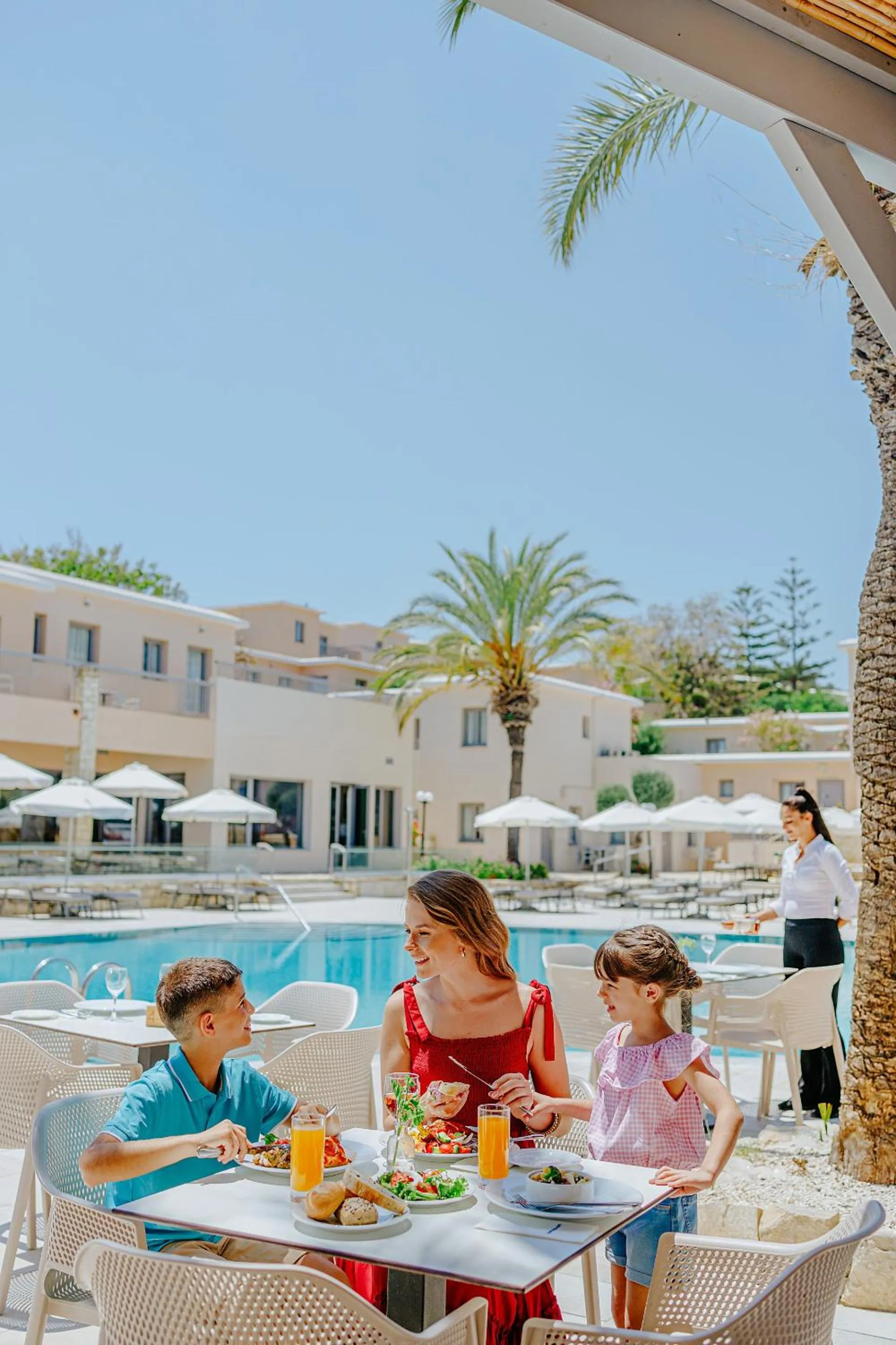 Restaurant/places to eat in Louis St. Elias Resort & Waterpark