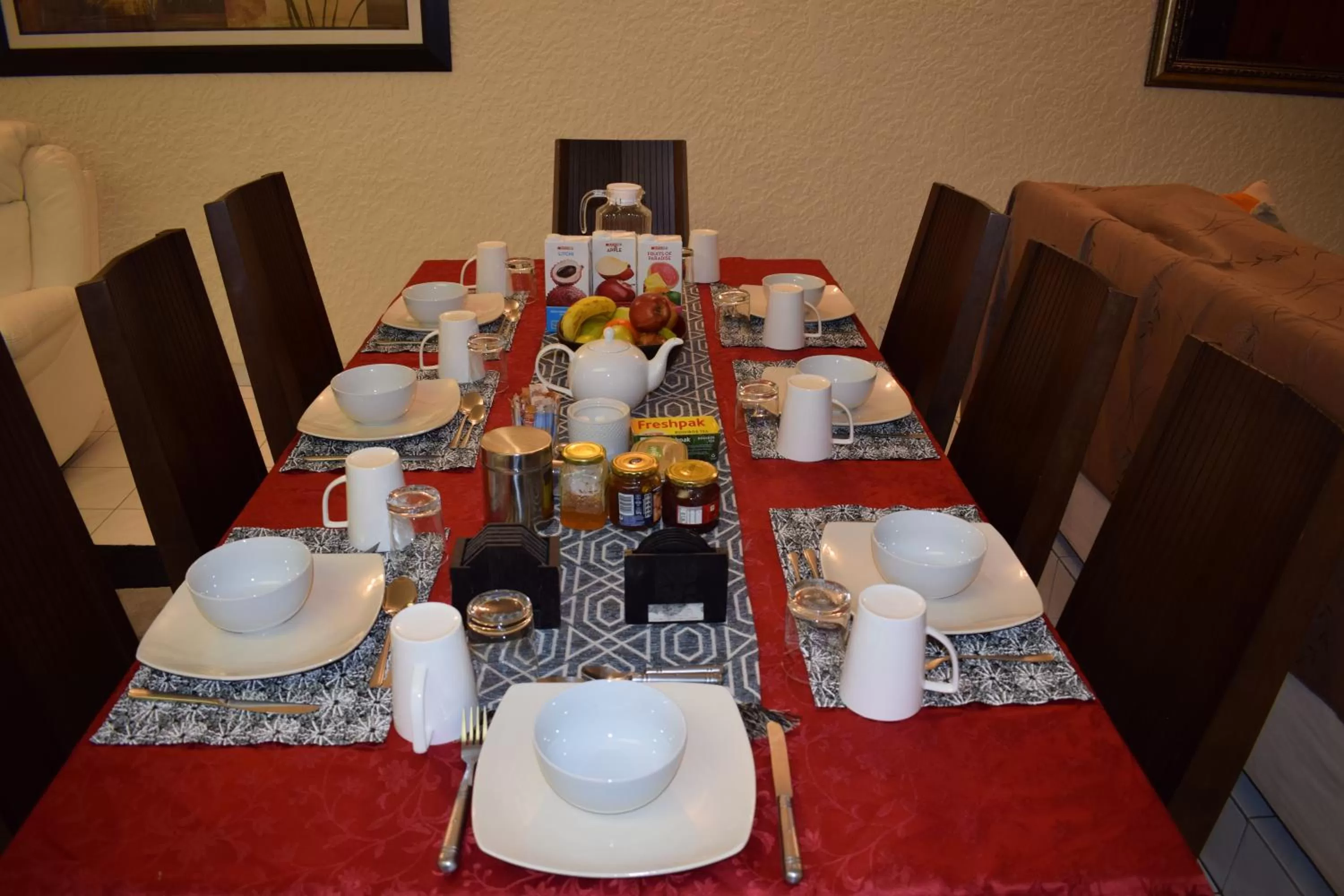Continental breakfast, Restaurant/Places to Eat in Moye Guest House