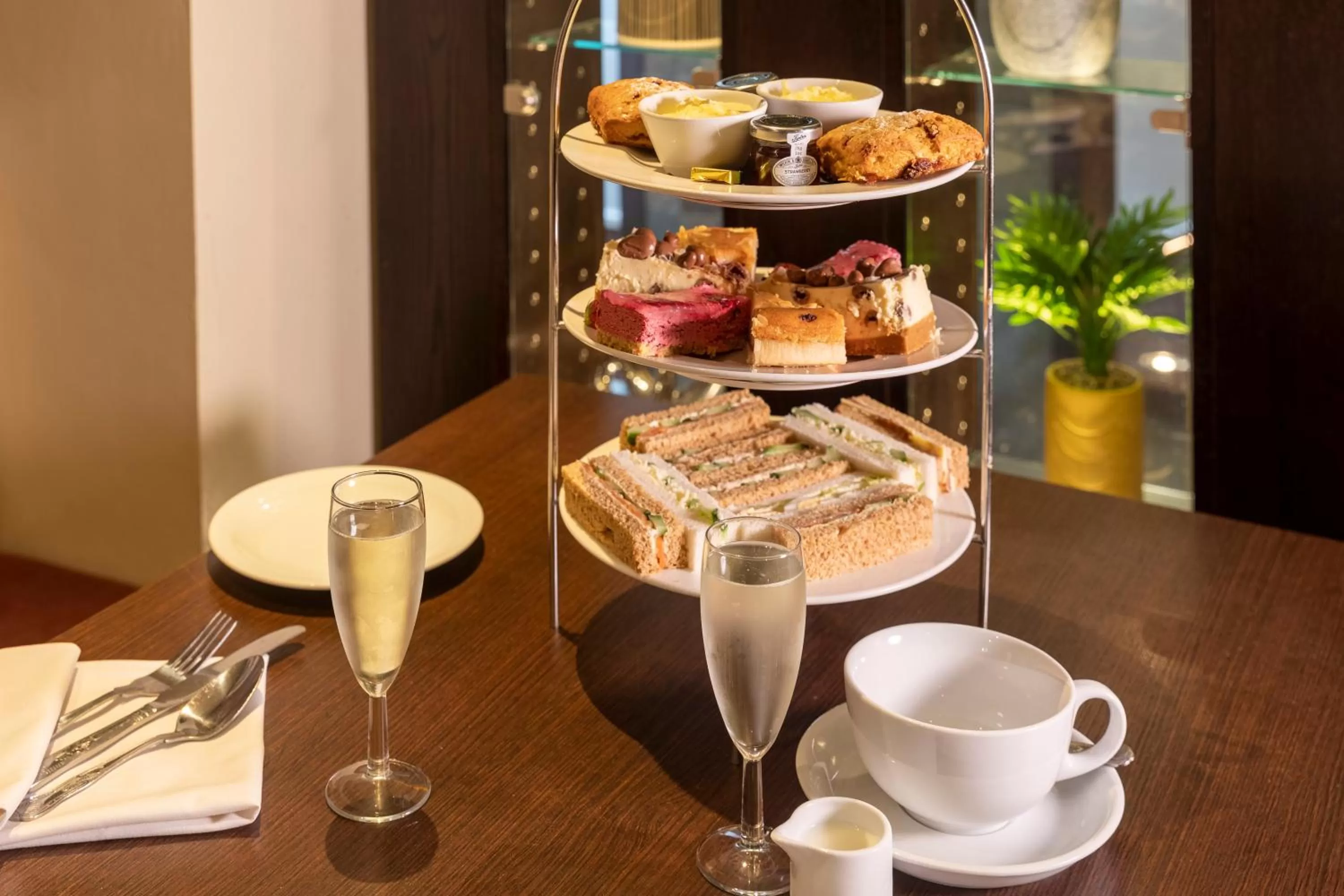 Food and drinks in Gloucester Robinswood Hotel, BW Signature Collection