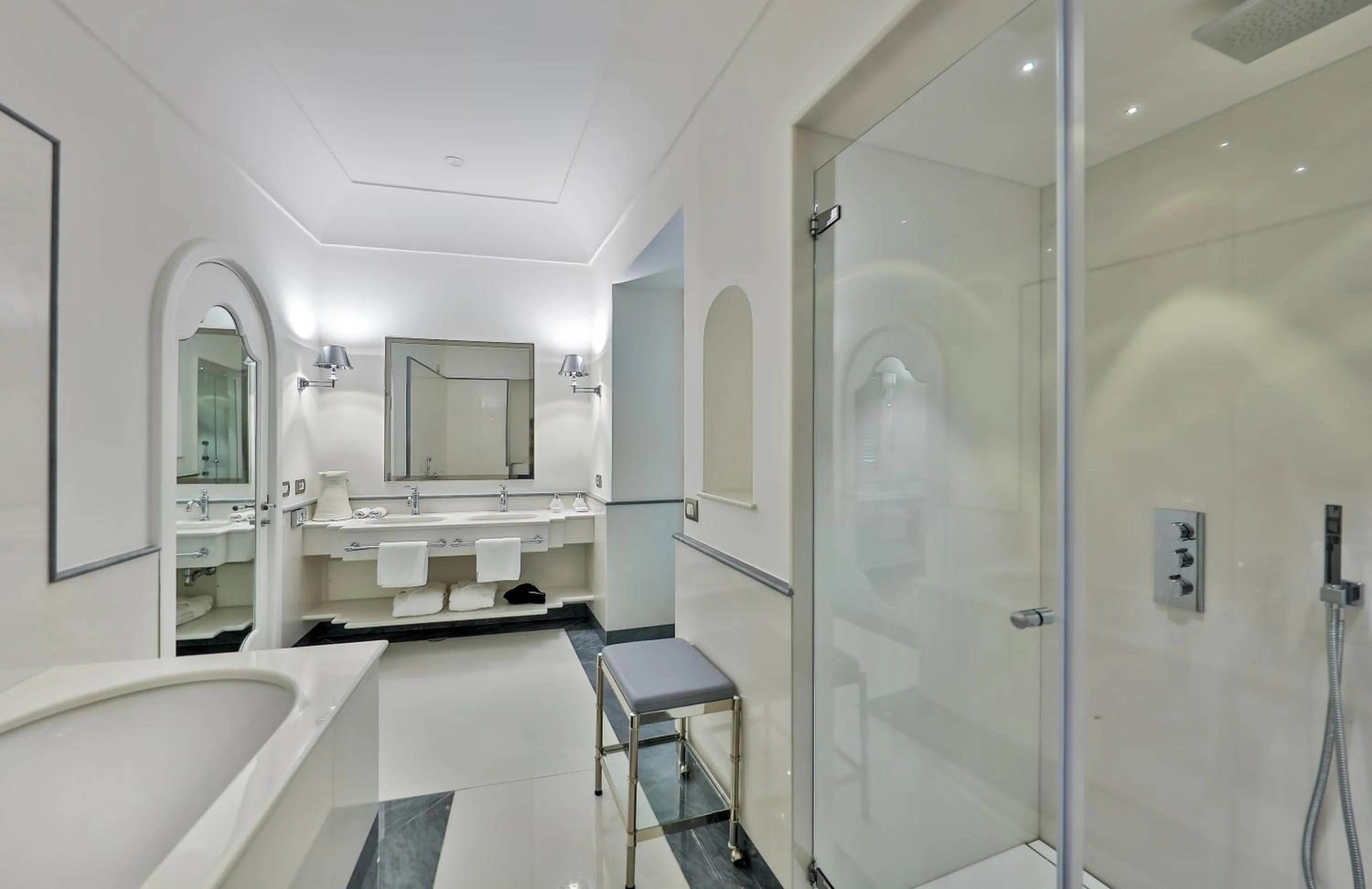 Bathroom in Hotel Villa Franca