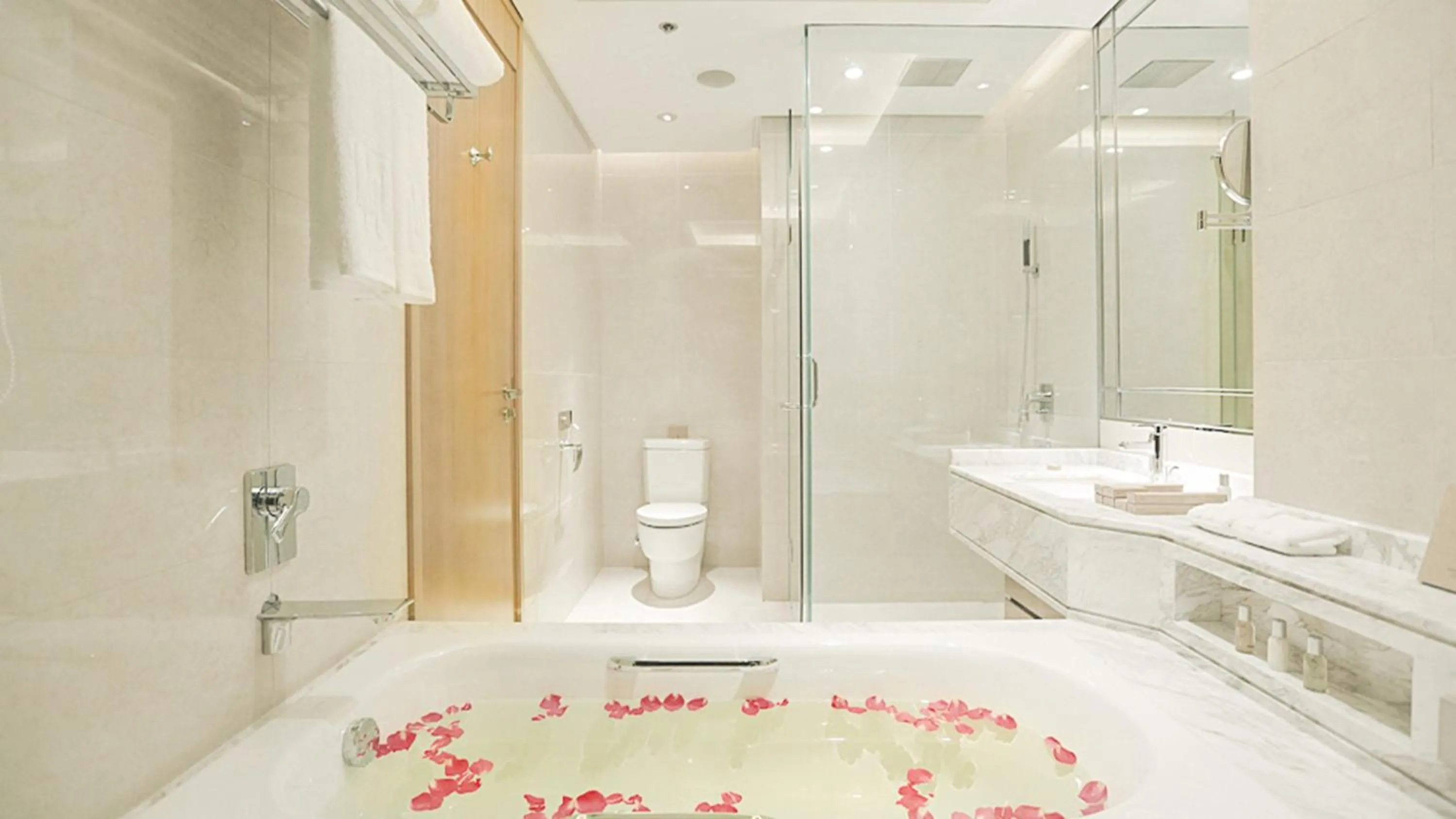 Shower in Yun Hotel Wuhan