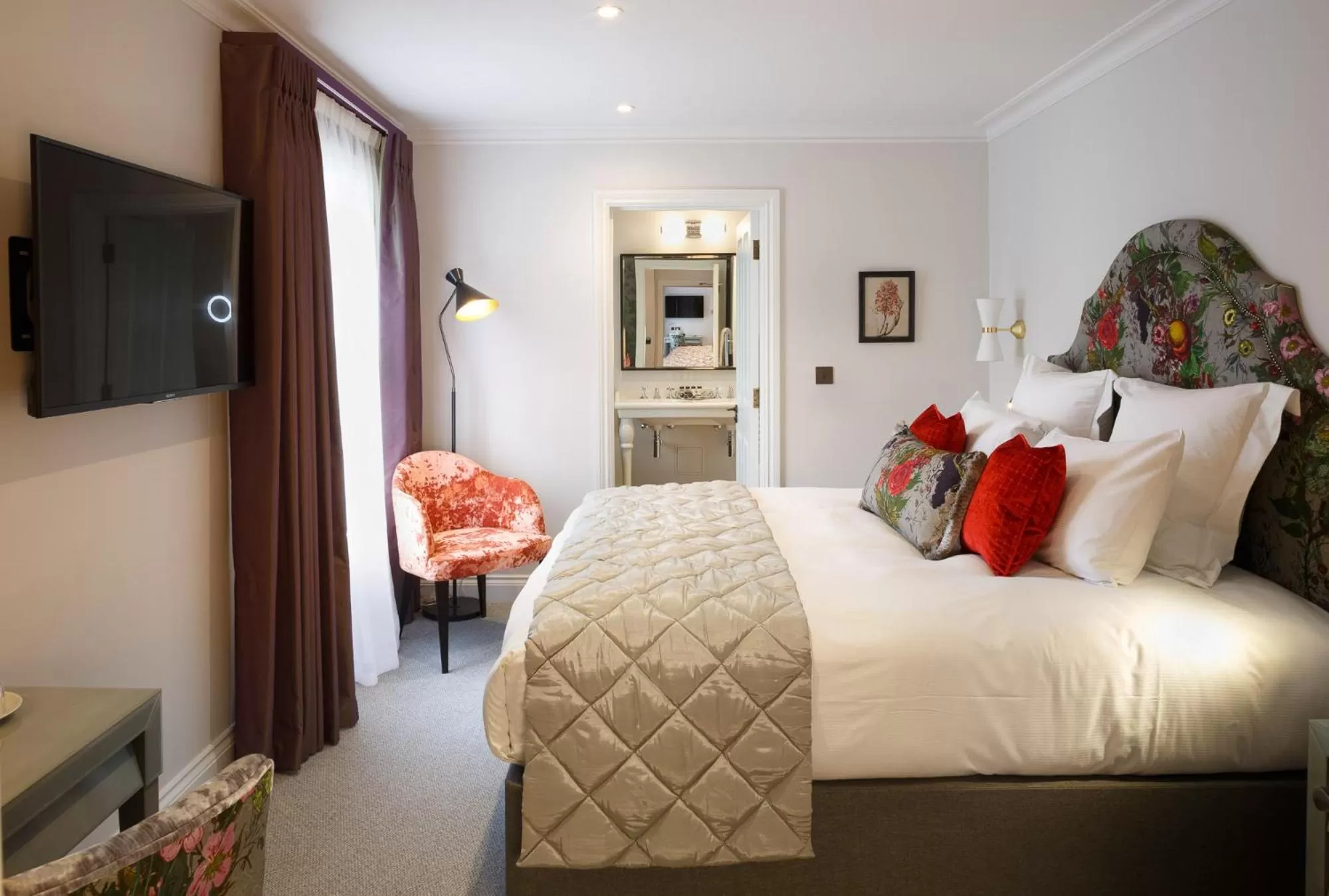 Bedroom, Bed in Gonville Hotel