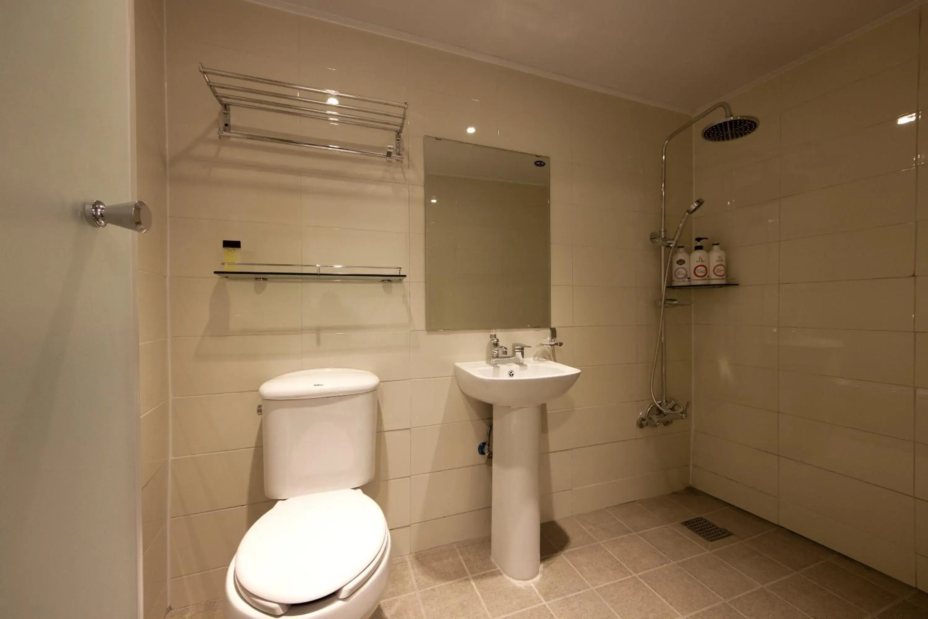 Economy Triple Room in K-Guesthouse Myeongdong 1 Economy Triple Room in K-Guesthouse Myeongdong 1