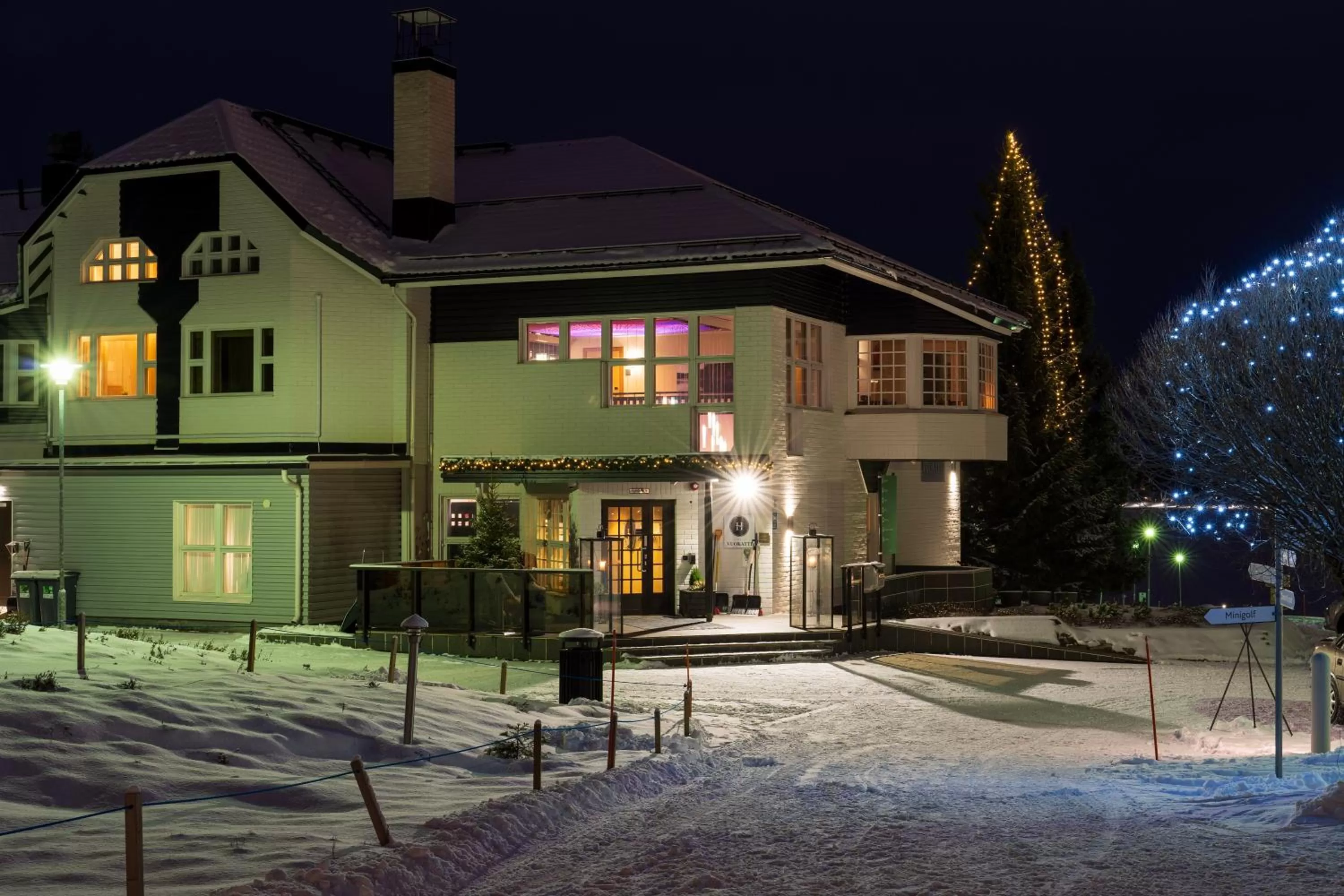 Property building in Hotel Aateli Lakeside