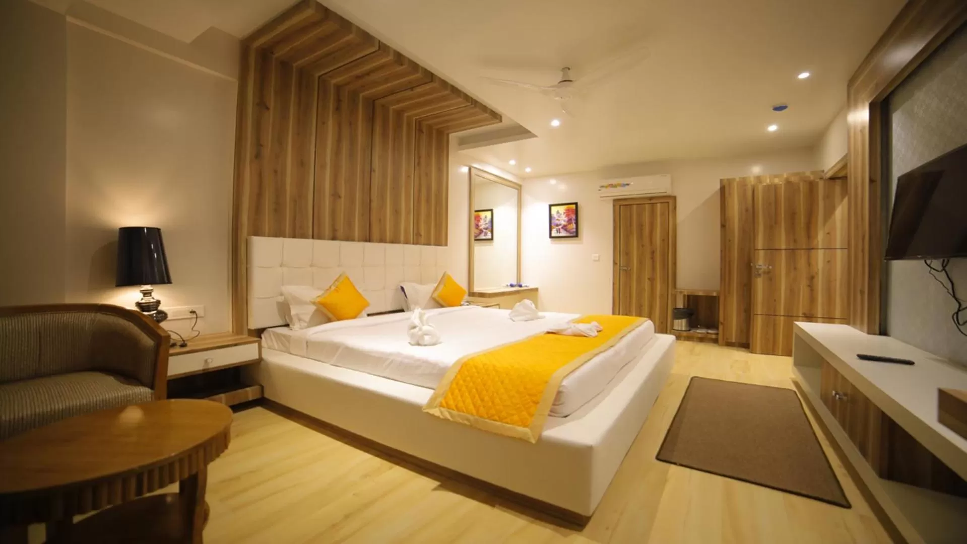 Bed in Dhamma Grand Hotel Resort