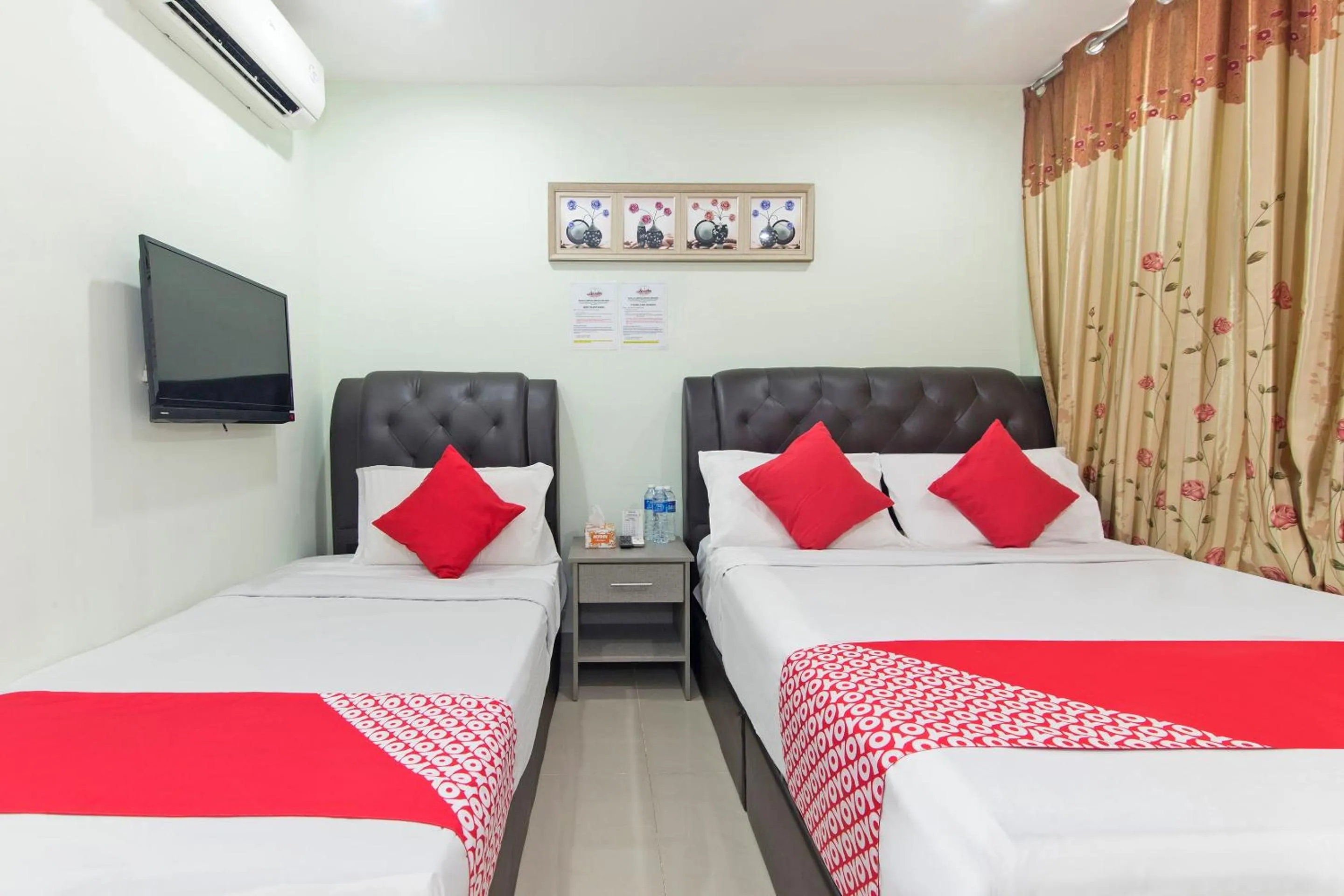 Bedroom, Bed in OYO 444 KL Empire Hotel