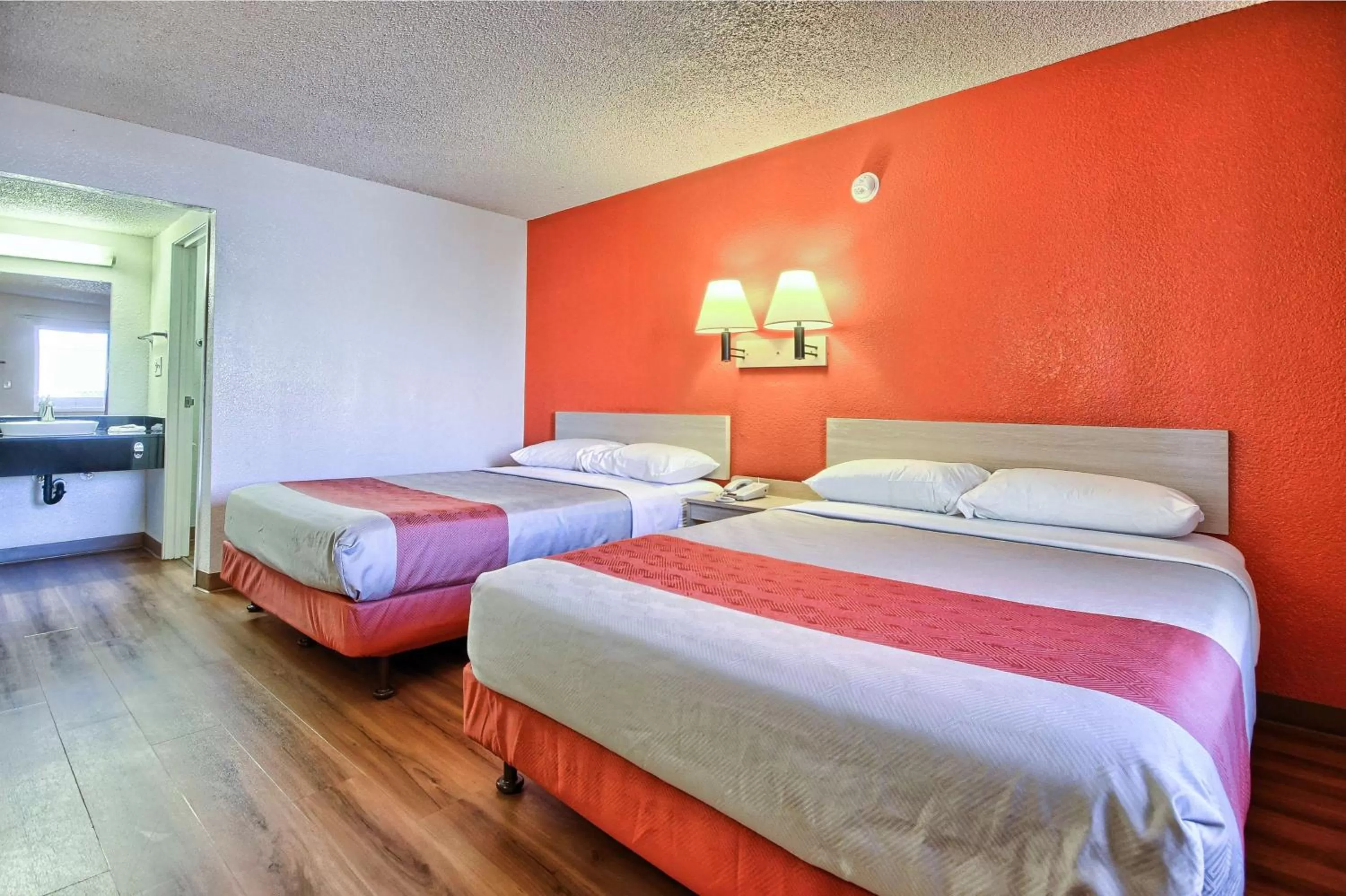 TV and multimedia in Motel 6-Fresno, CA - Blackstone South