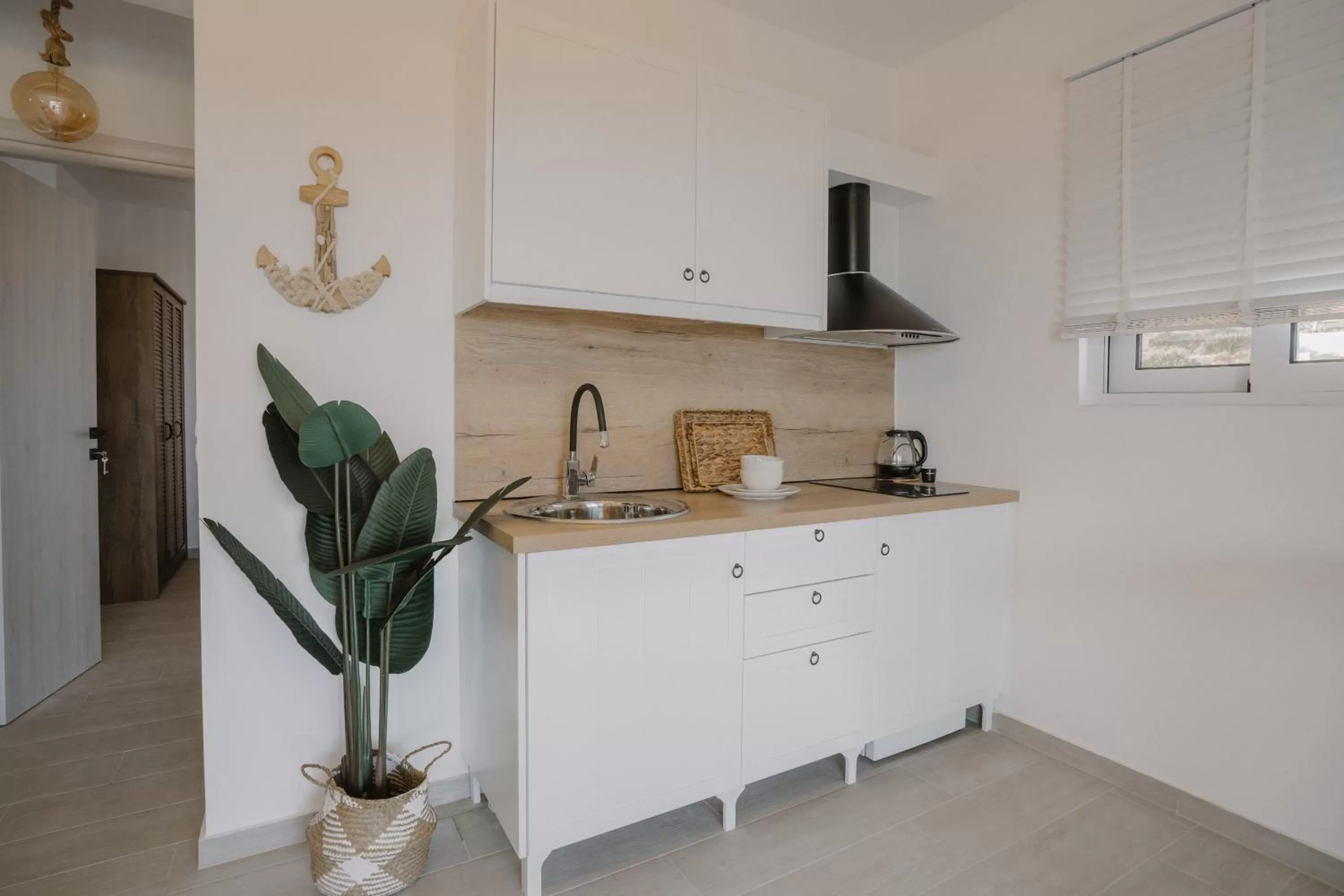 Kitchen or kitchenette in MIRAMAR KARYSTOS