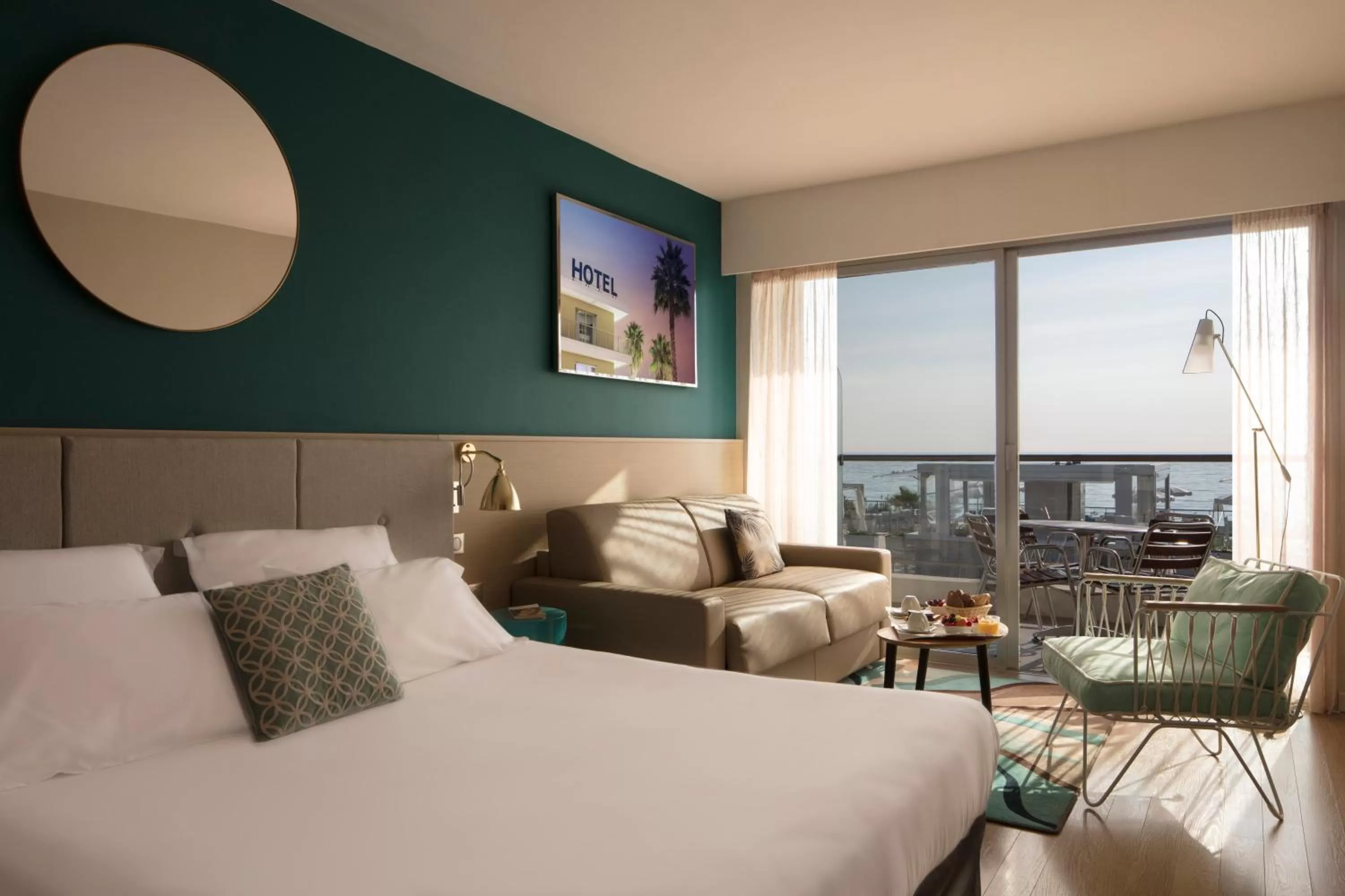 Photo of the whole room, Bed in Mercure Villeneuve Loubet Plage