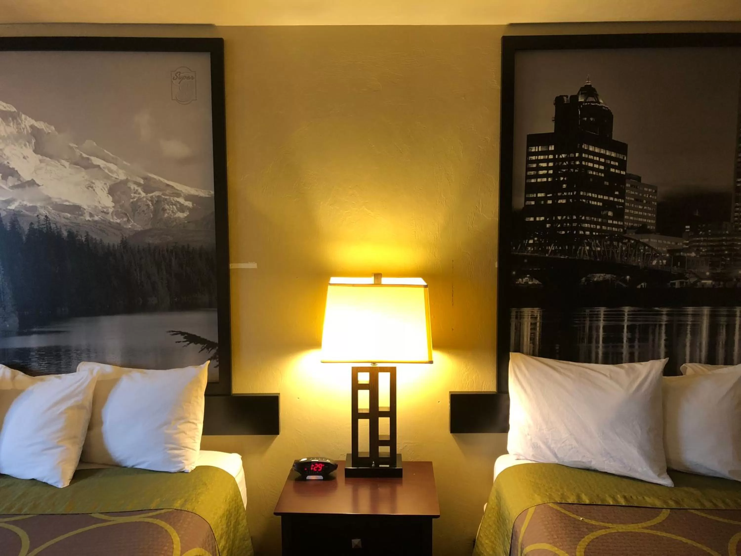 Bedroom, Bed in Super 8 by Wyndham Woodburn