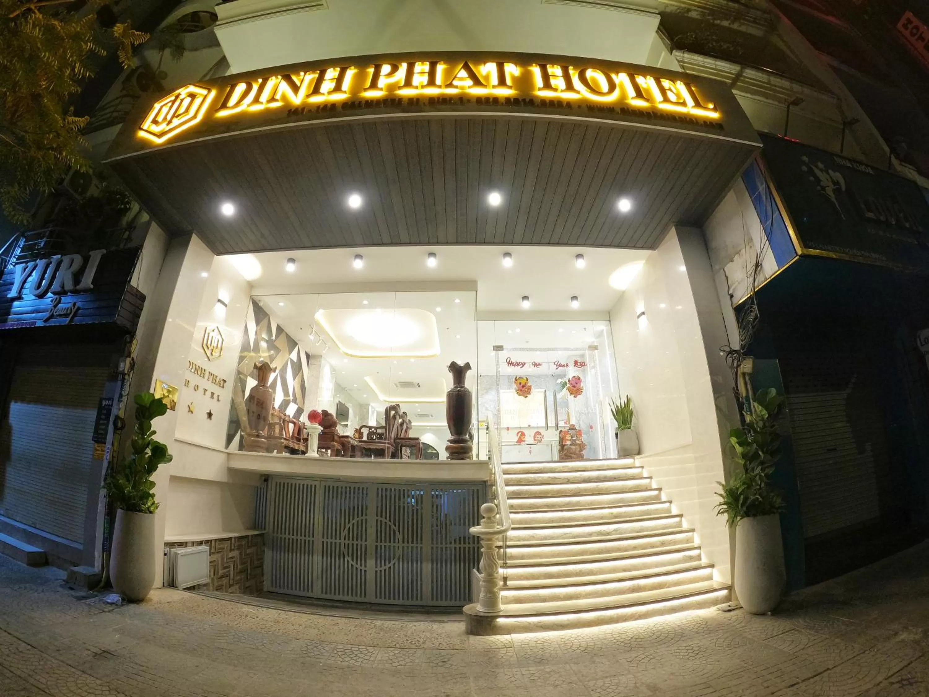 Facade/entrance in Dinh Phat Hotel