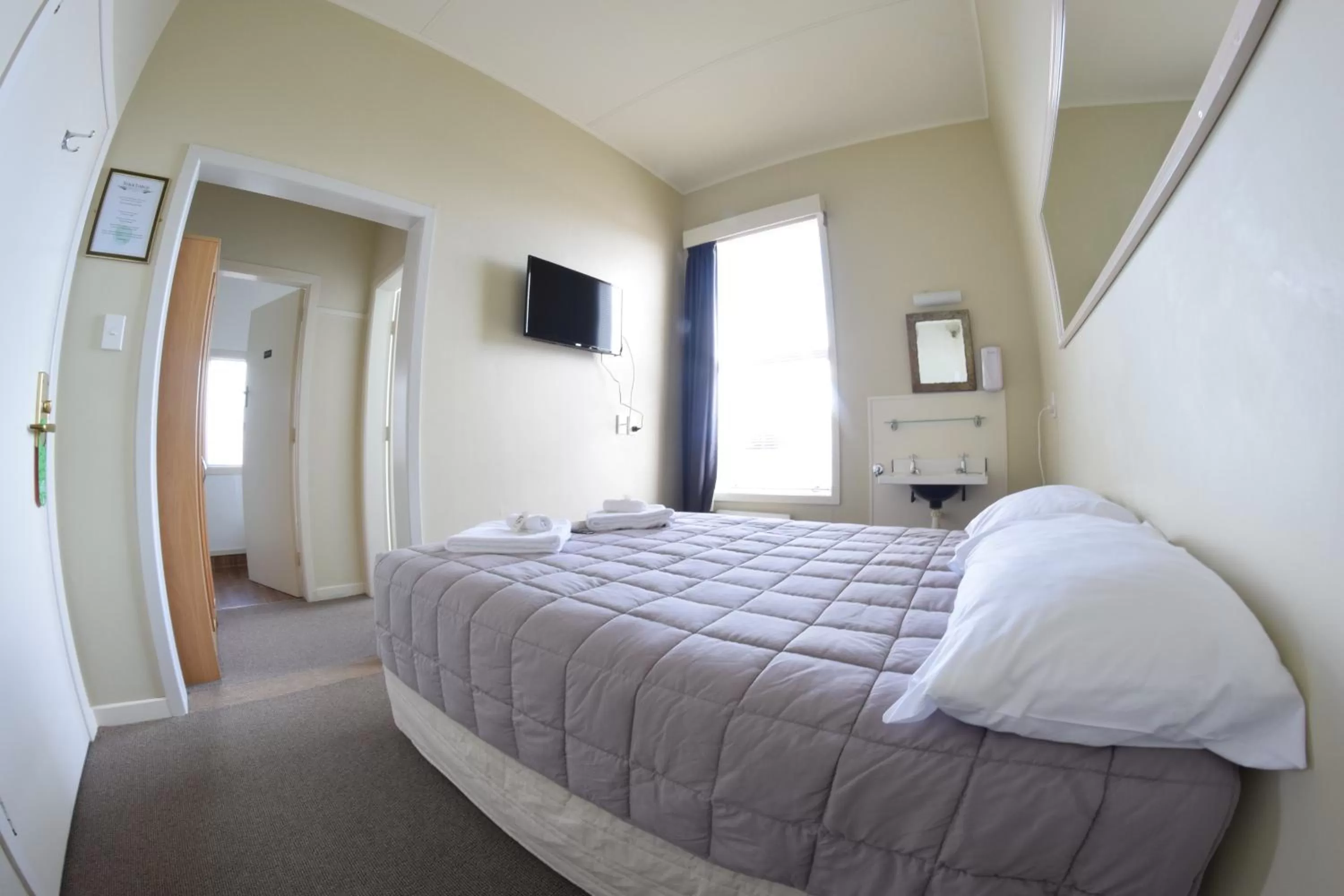 Photo of the whole room, Bed in Fern Lodge Inglewood