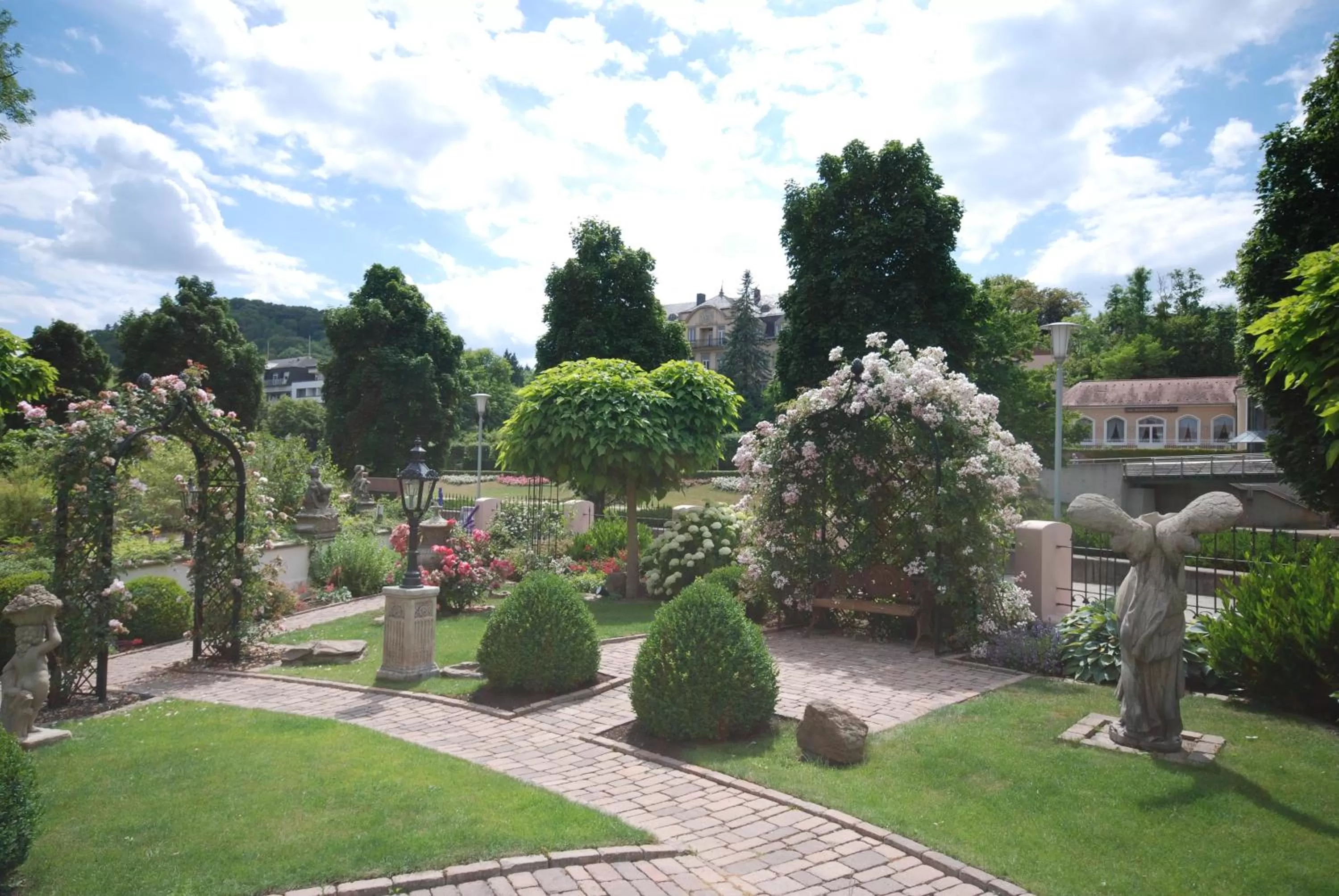 Garden view, Garden in Hotel Residenz am Rosengarten