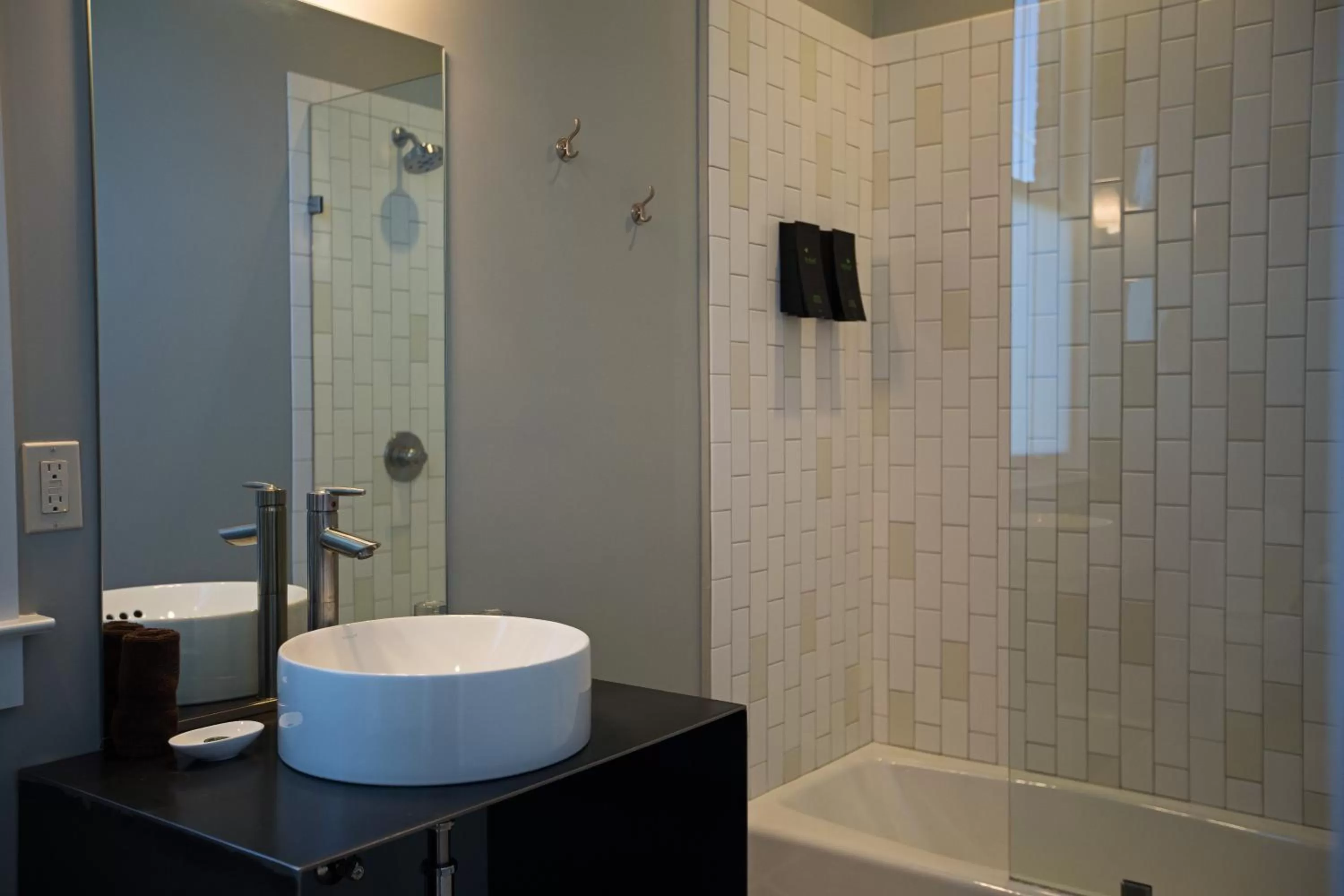 Double Room with Patio in Hanford House Inn