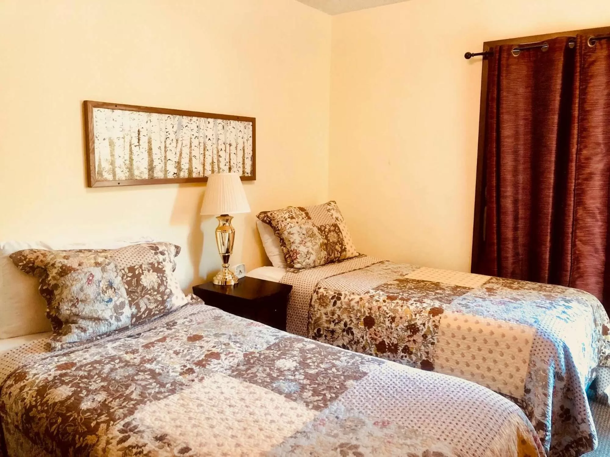 Bed in Driftwood Inn