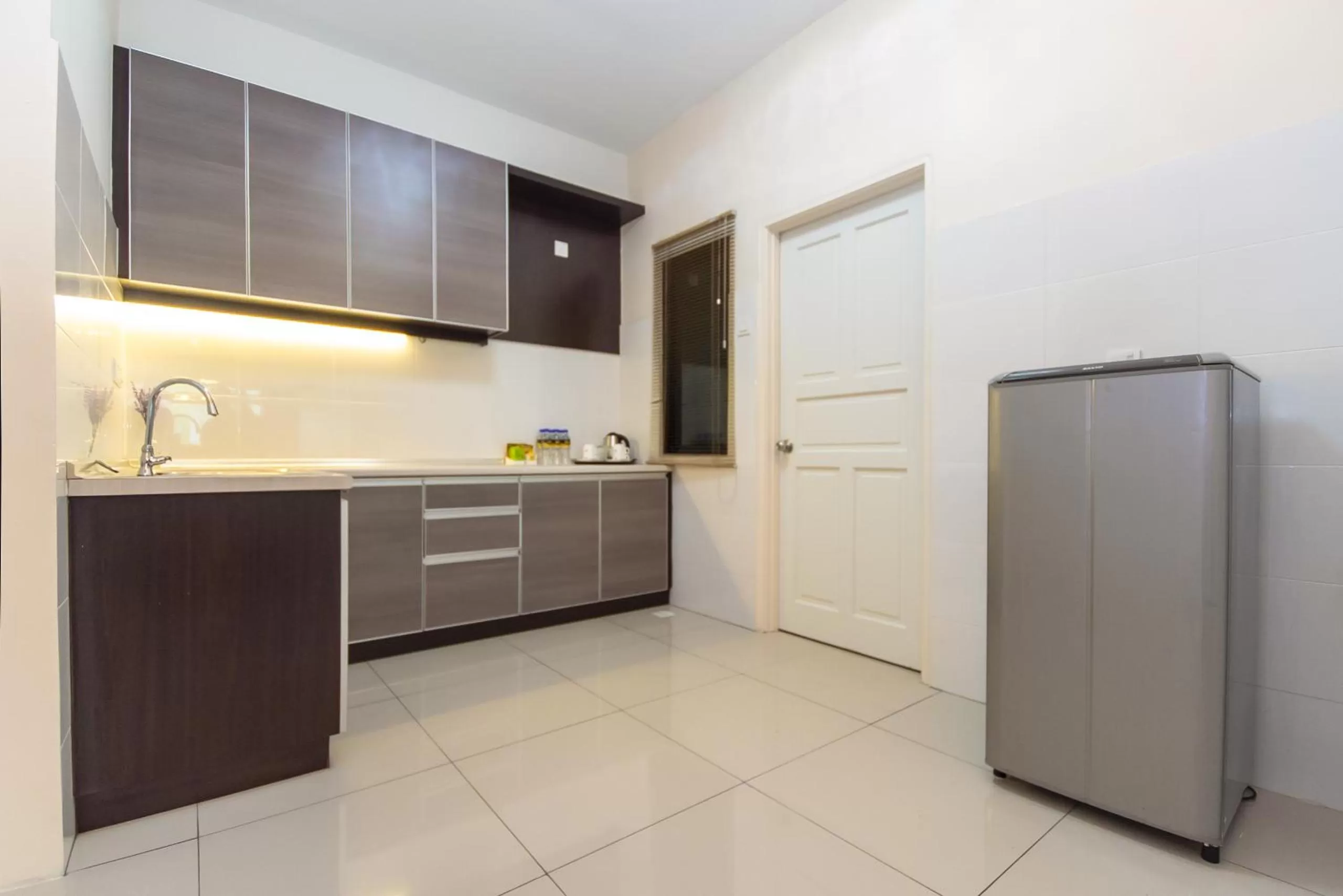 Kitchen or kitchenette in Kinta Riverfront Hotel & Suites