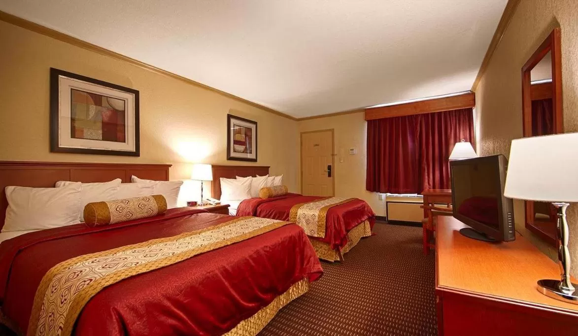 Bedroom, Bed in All Stay Suites