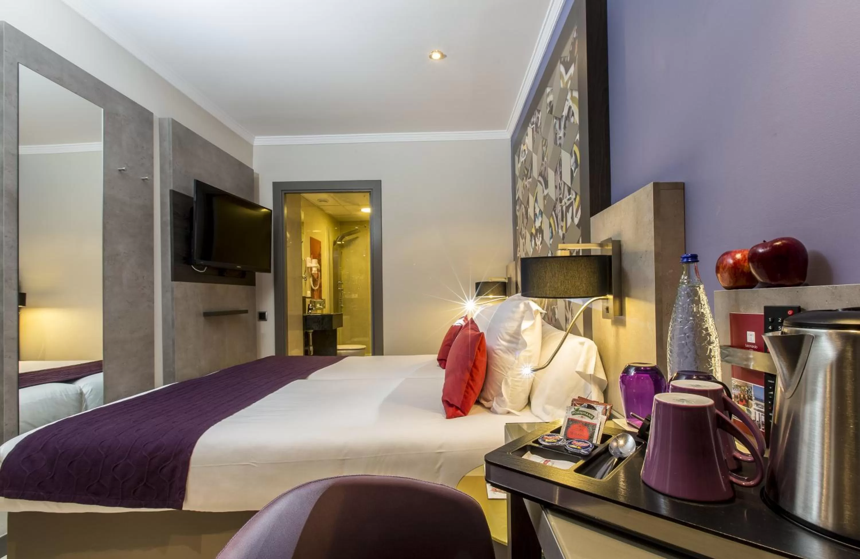 Photo of the whole room, Bed in Leonardo Hotel Barcelona Las Ramblas