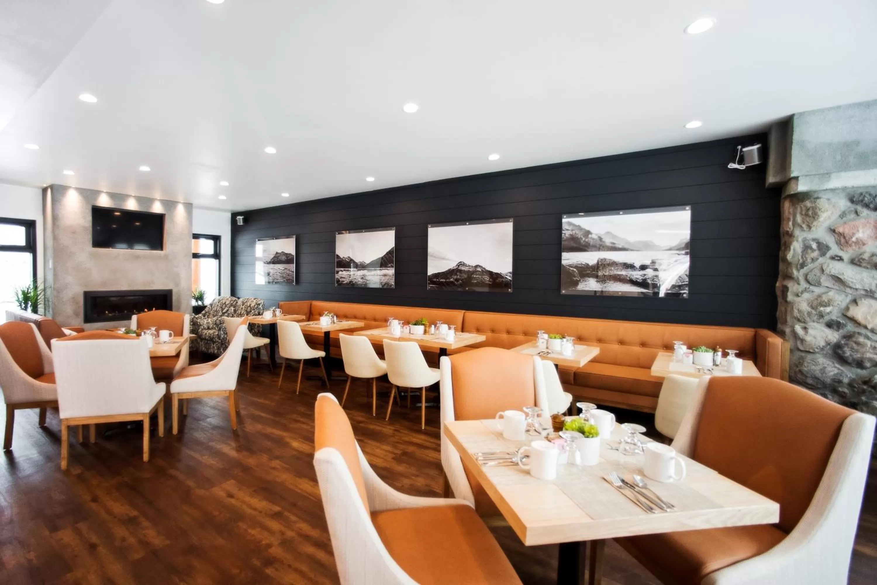 Restaurant/places to eat in Waterton Glacier Suites