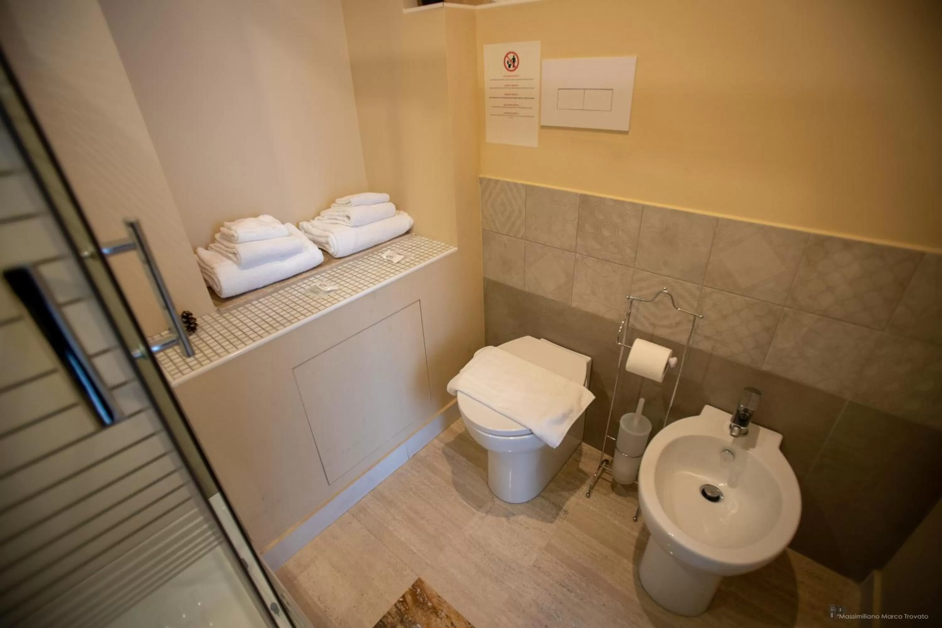 Shower in B&B Sicily Luxury