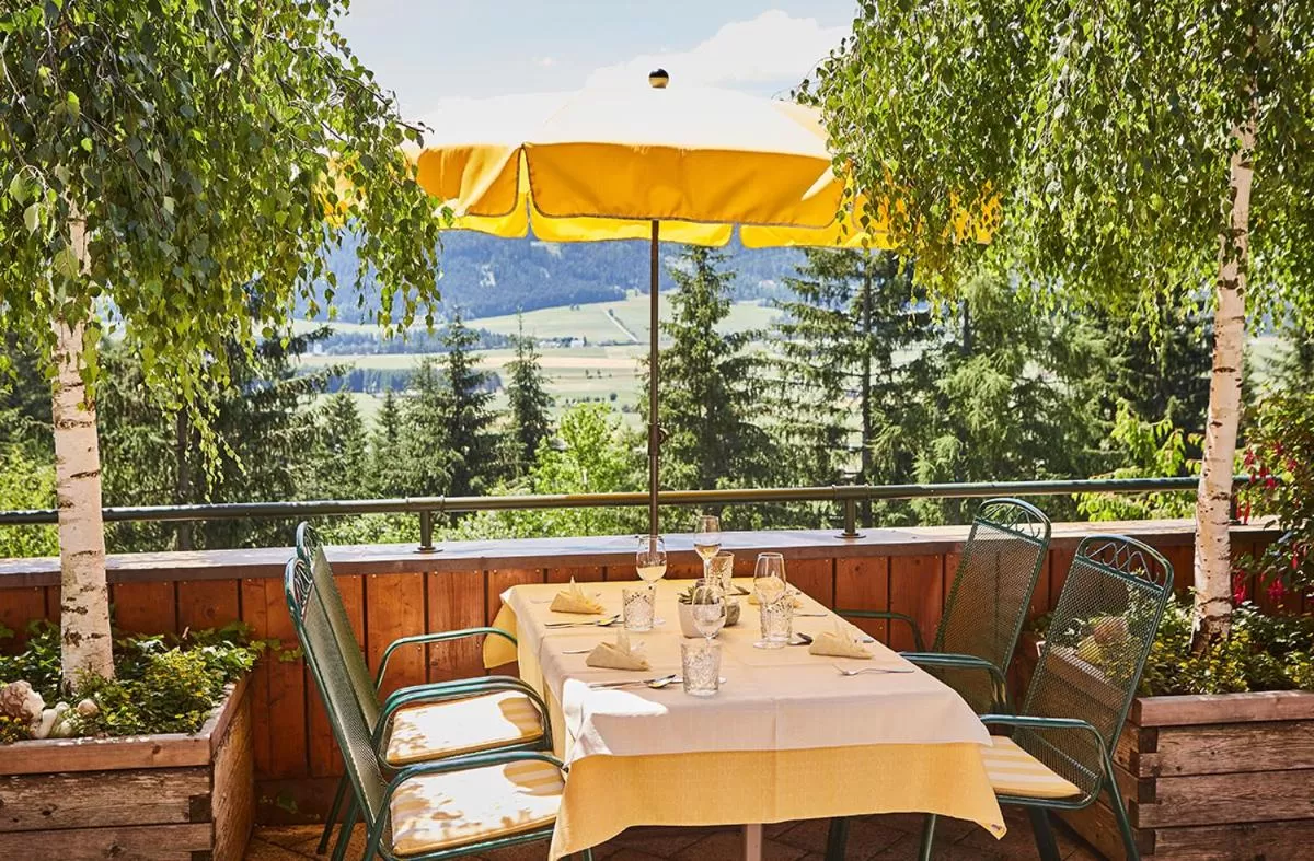 Restaurant/Places to Eat in Hotel Häuserl im Wald