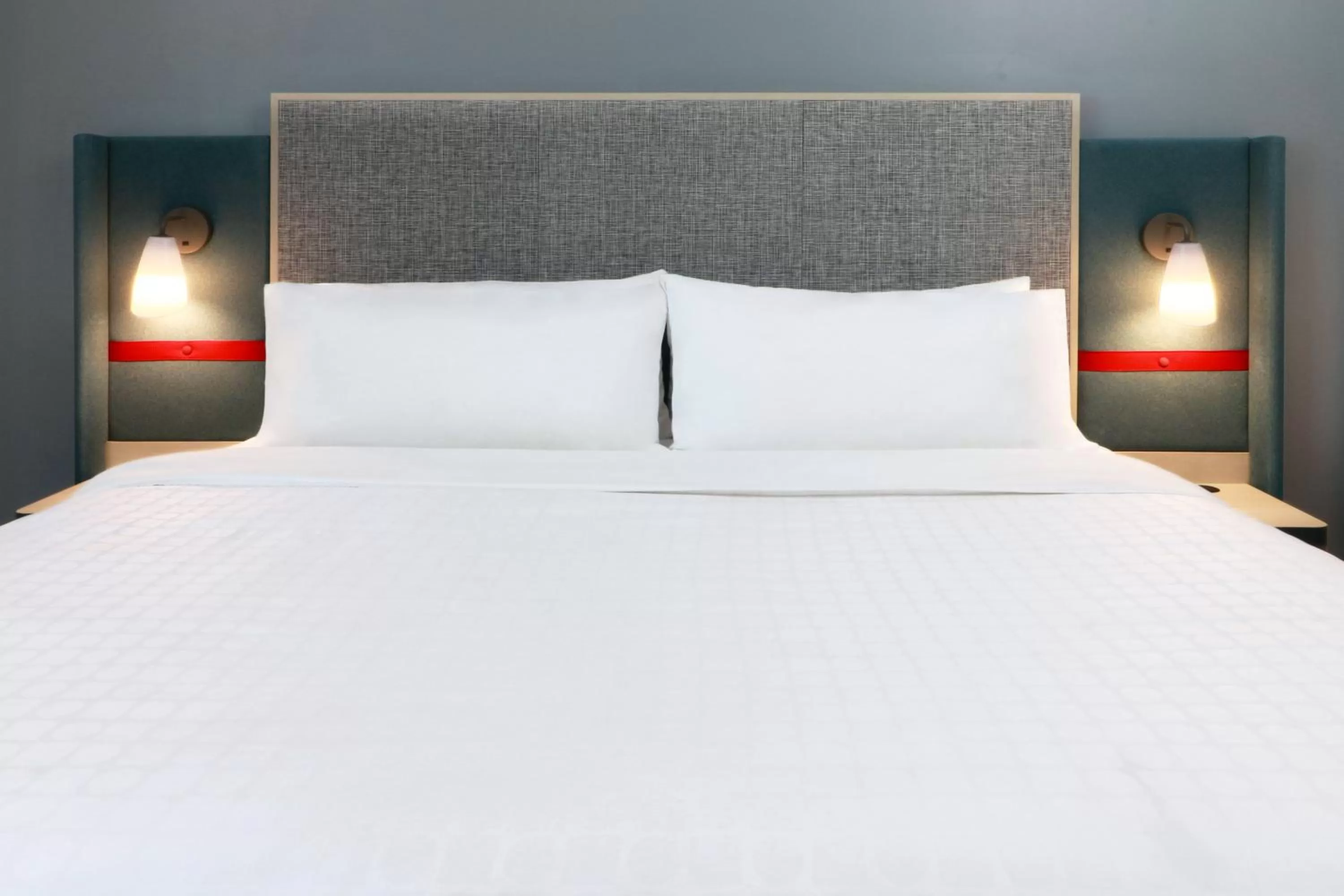 Photo of the whole room, Bed in avid hotel - Fresnillo by IHG