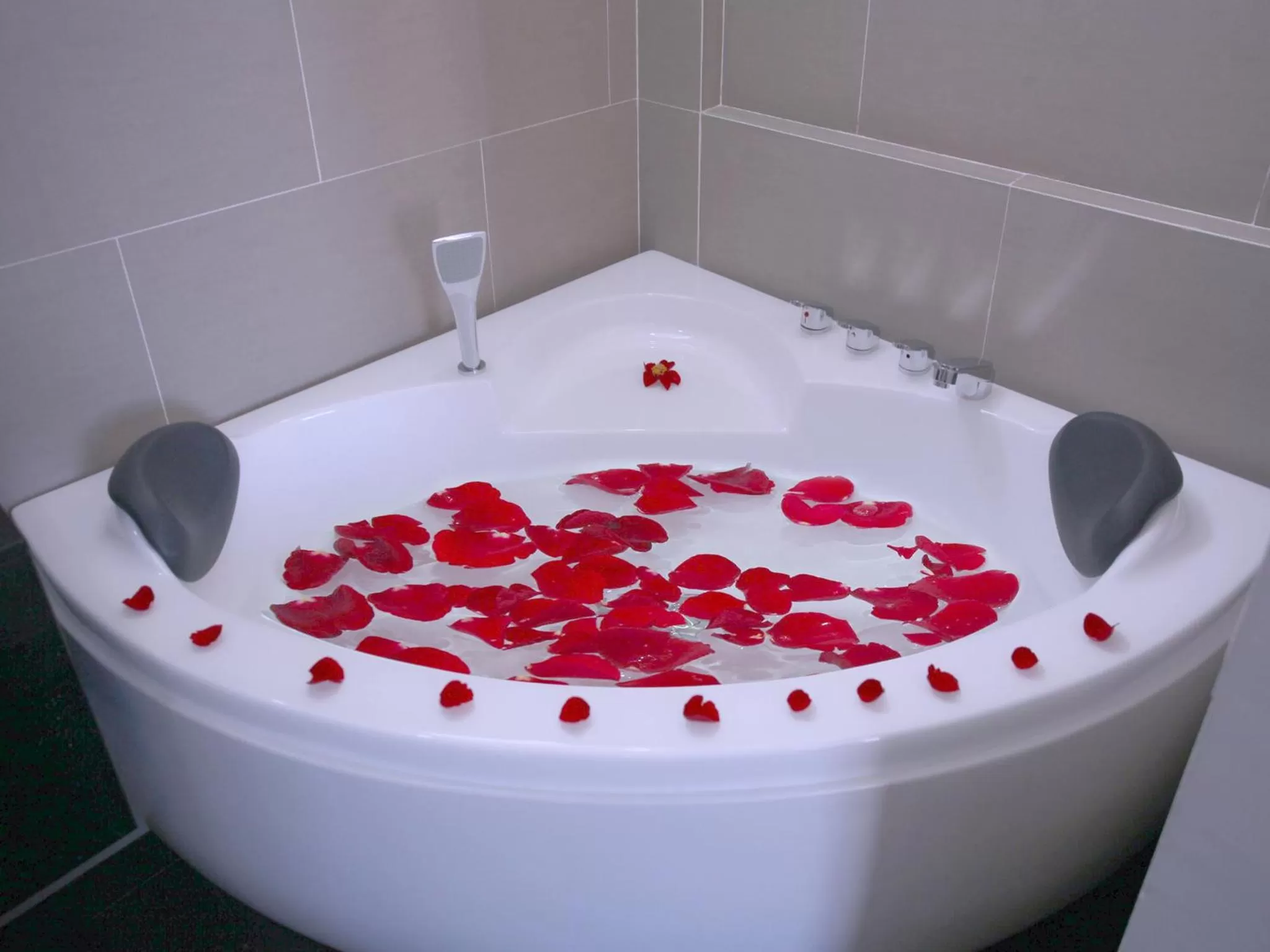 Bathroom in New Sun Hotel