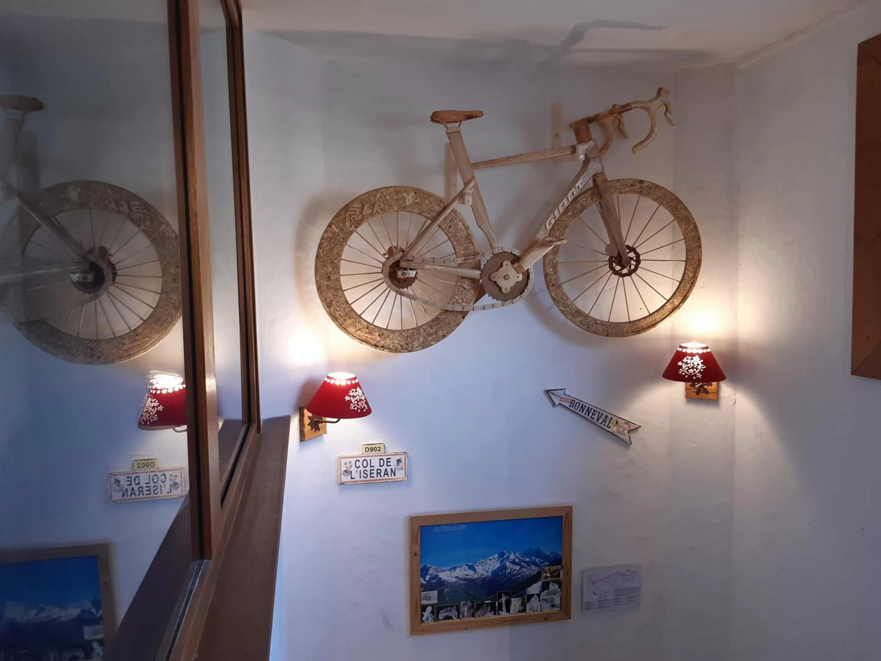 Decorative detail in Hôtel Arolla