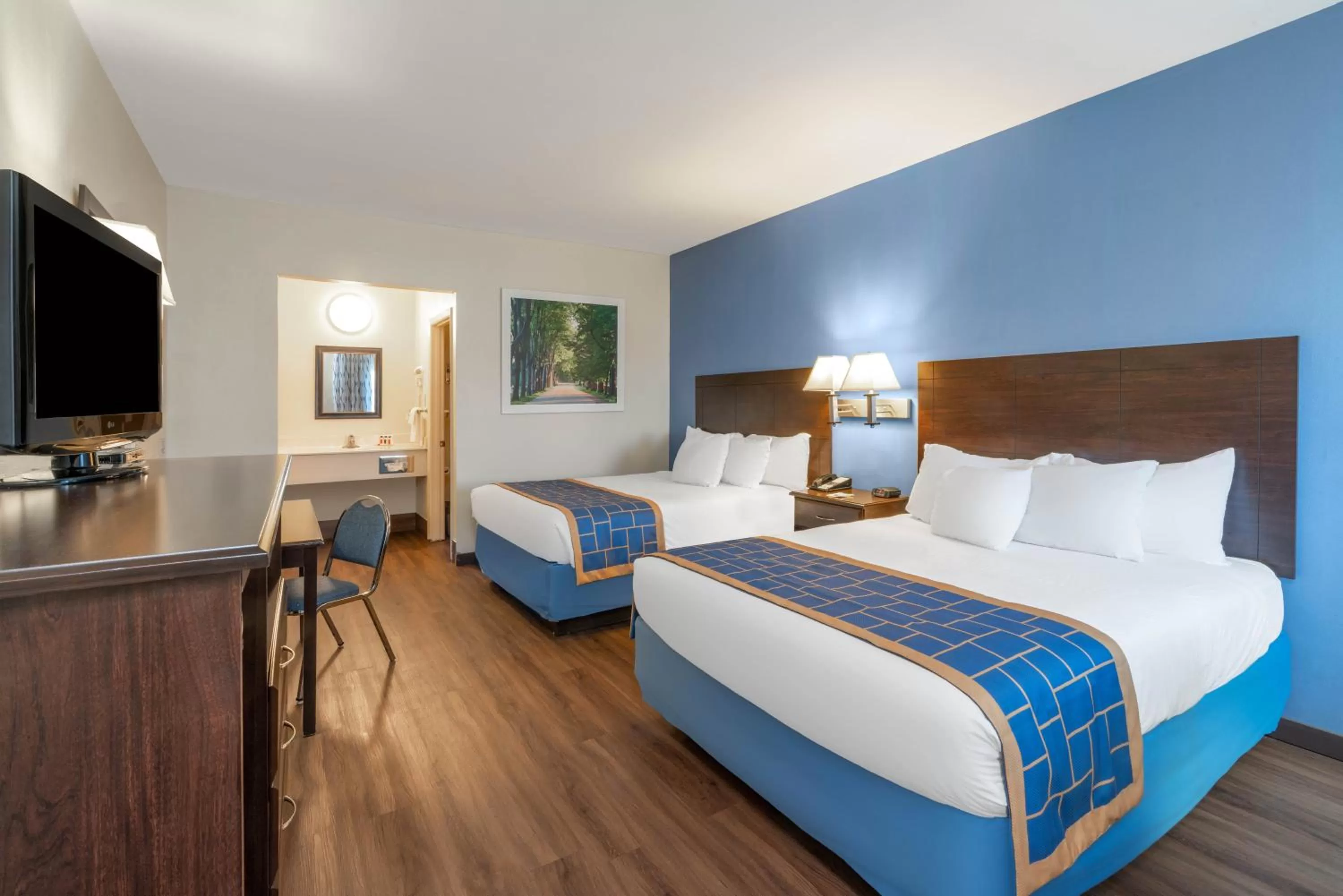 Bedroom, Bed in Days Inn by Wyndham Grants