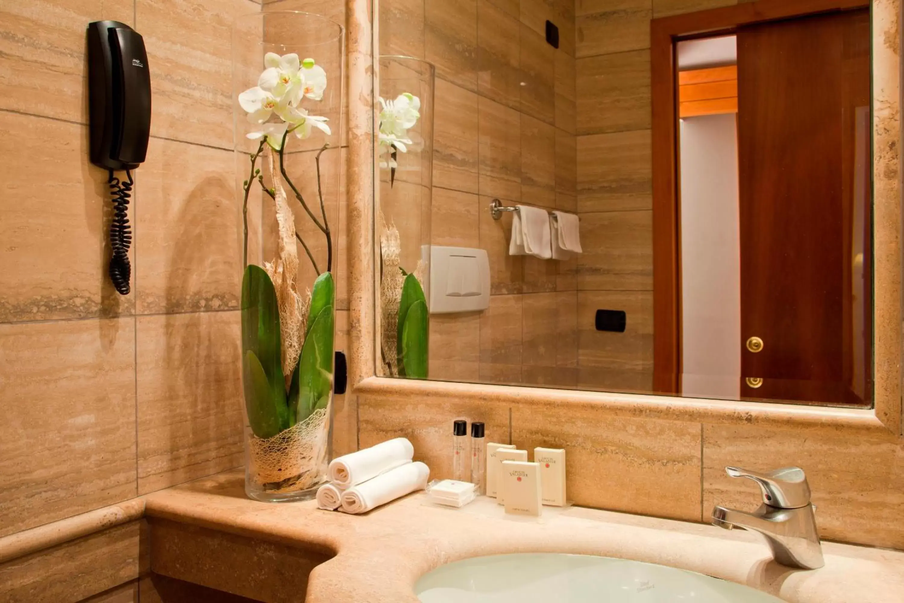 Superior Triple Room in Hotel Diplomatic Superior Triple Room in Hotel Diplomatic