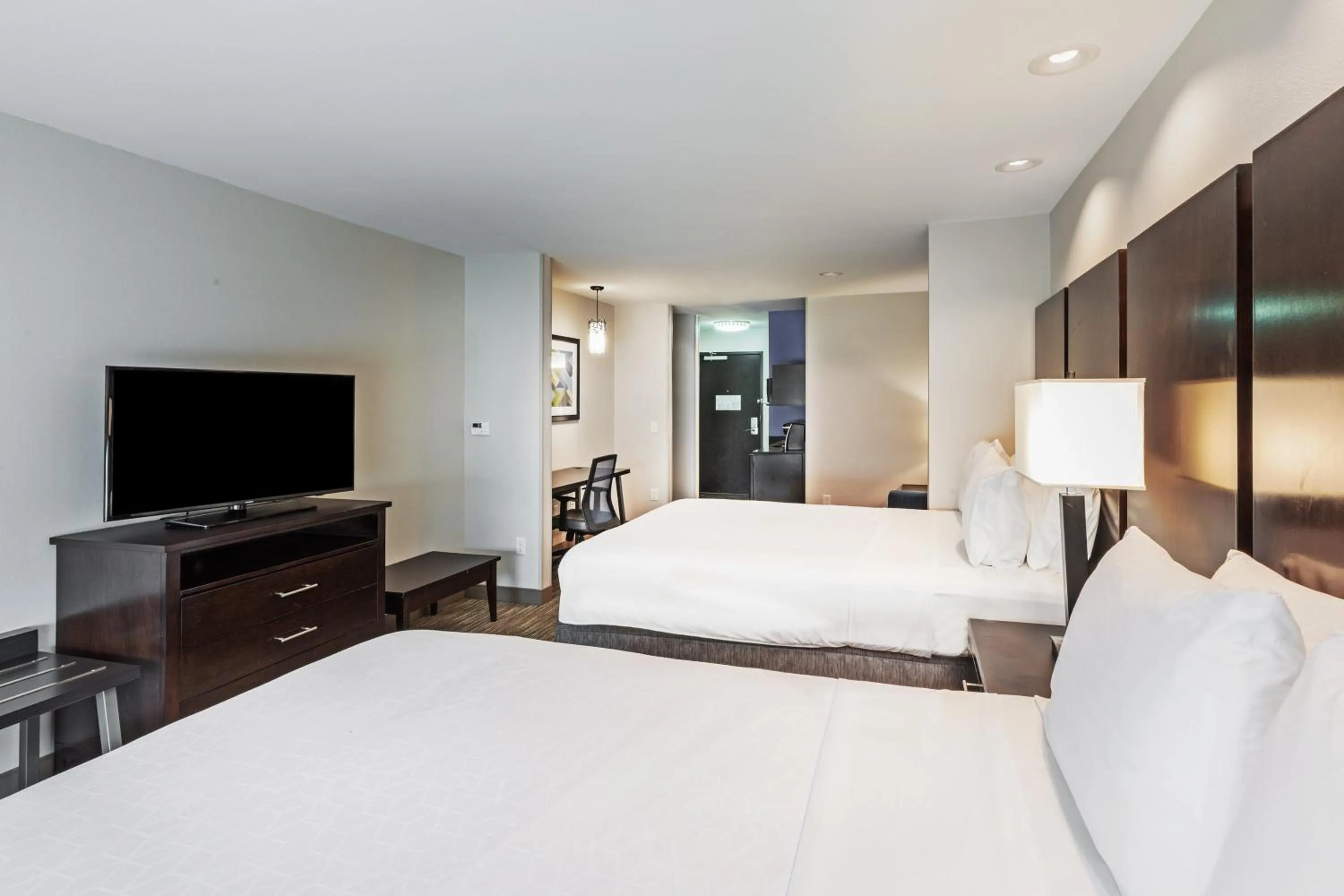 Photo of the whole room, Bed in Holiday Inn Express & Suites Austin NW – Lakeway by IHG