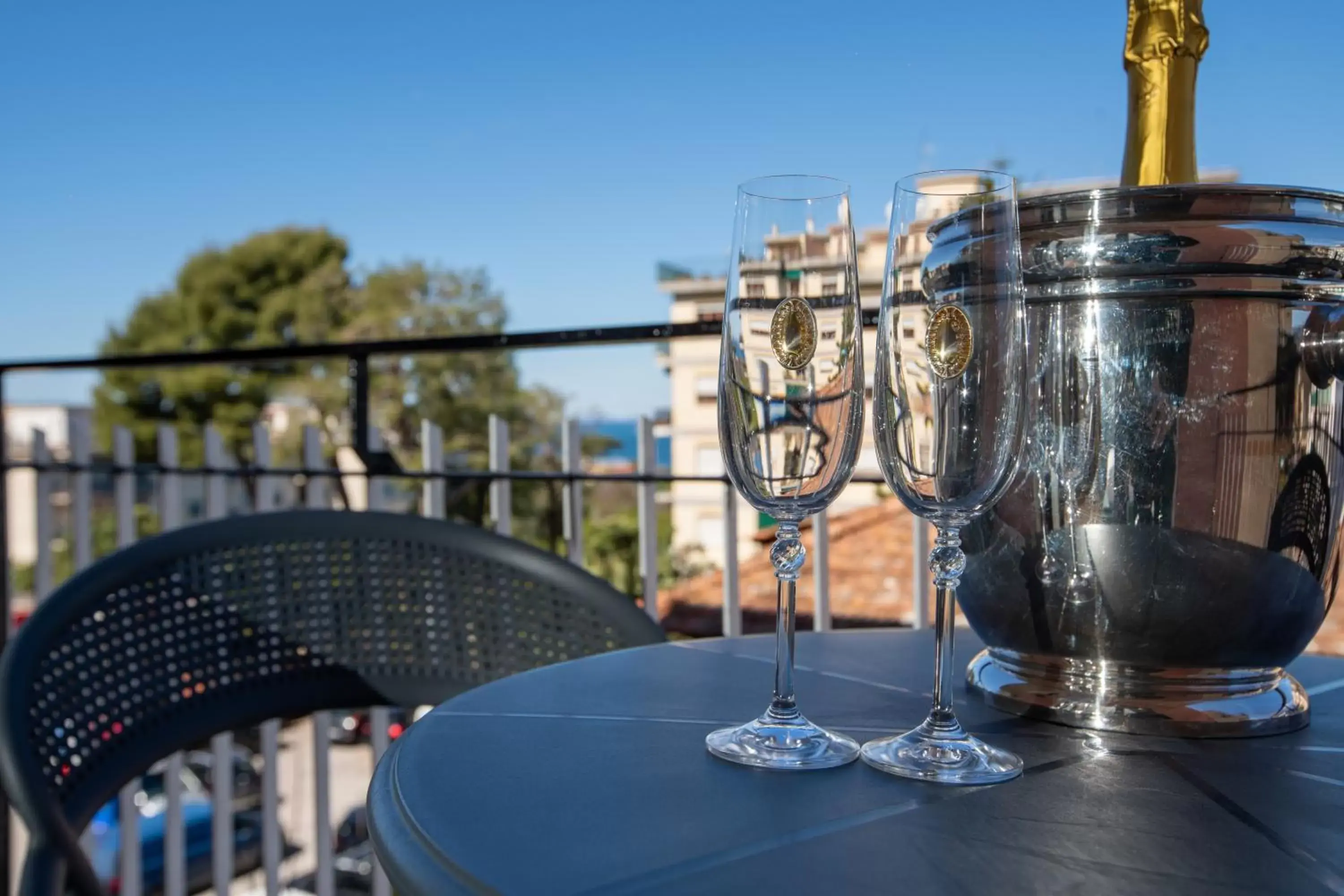 Superior Triple Room with Sea View in Alma Sorrento Suite Superior Triple Room with Sea View in Alma Sorrento Suite