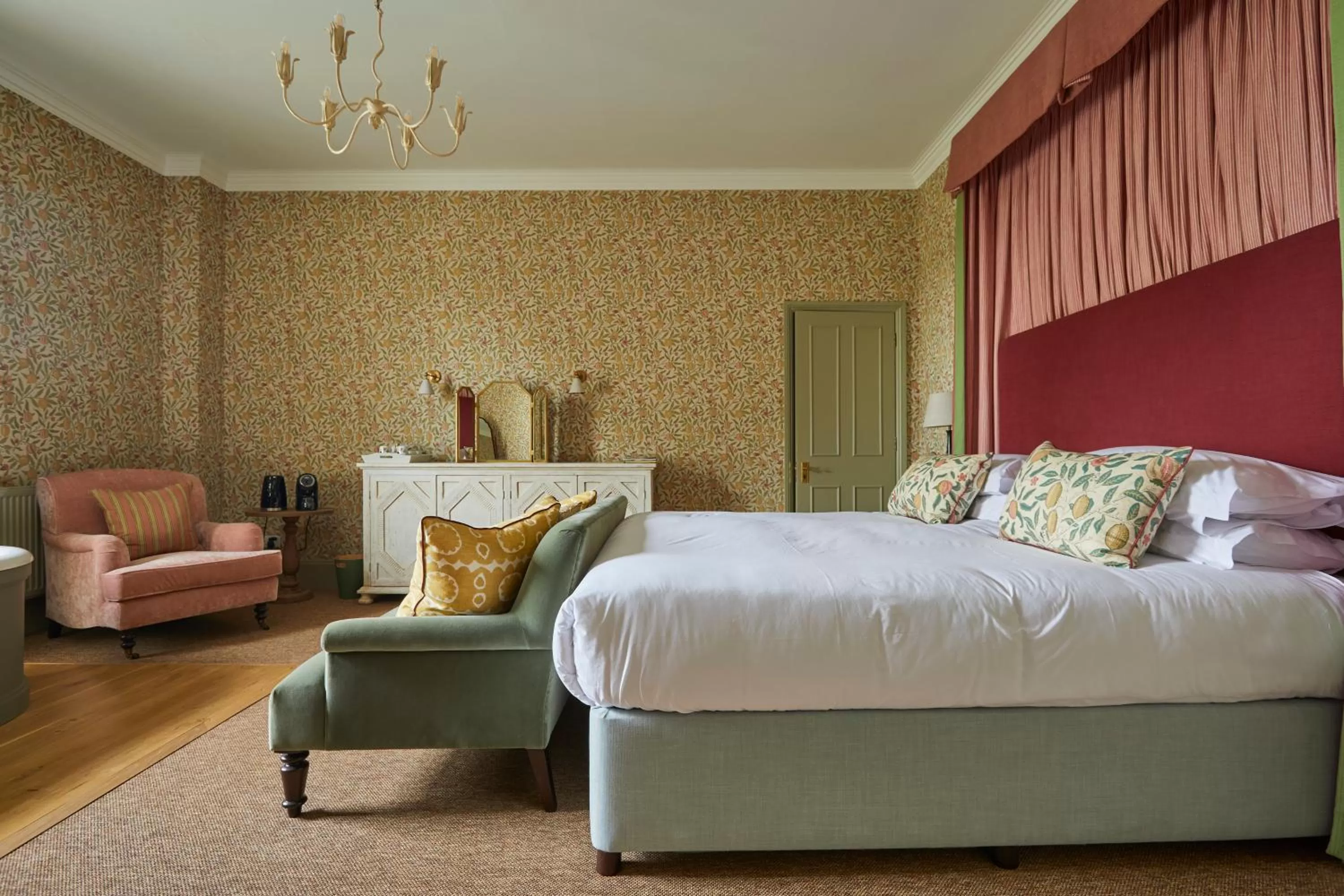 Bed in The Retreat, Elcot Park